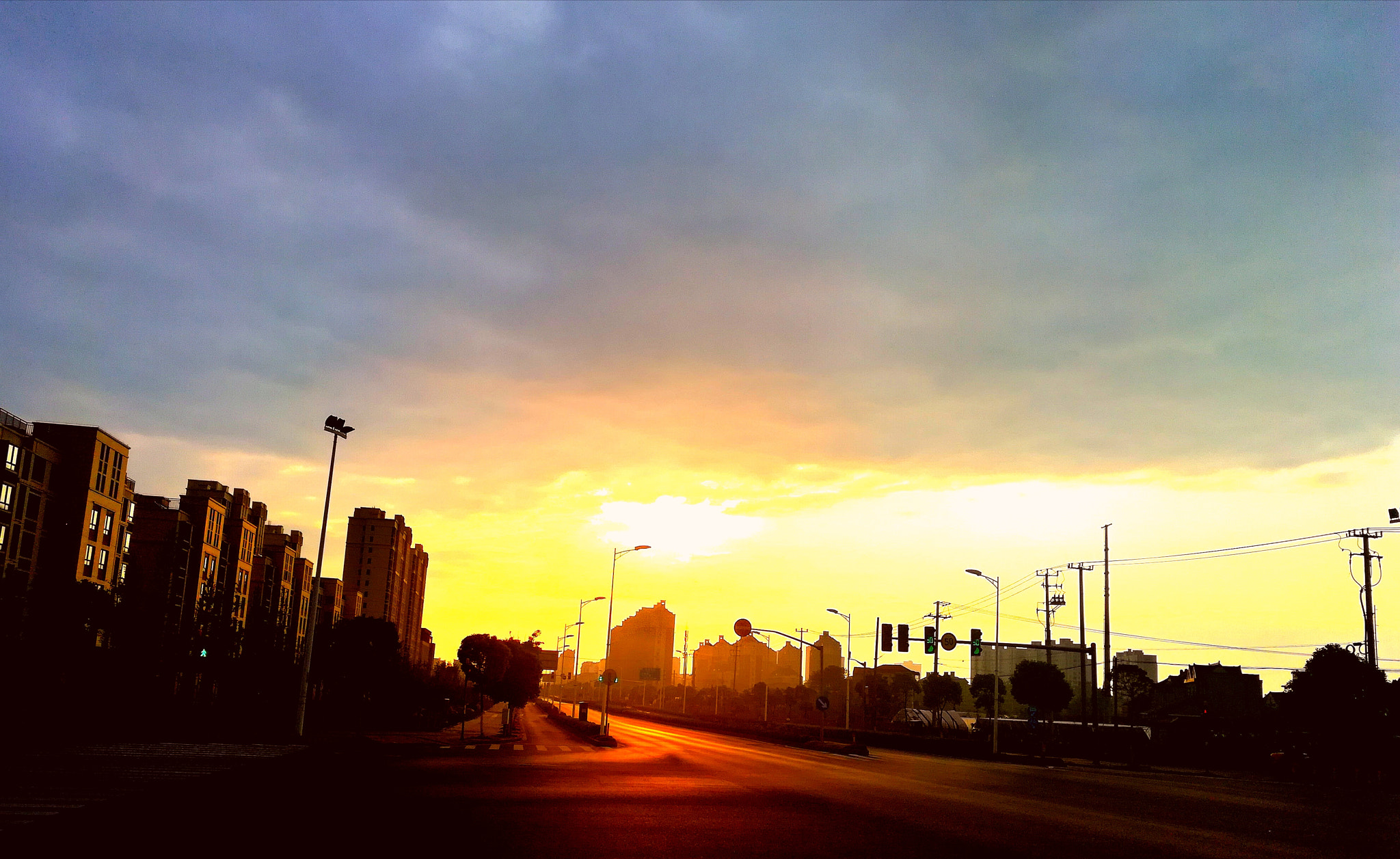 HUAWEI c??Eu?s 6X sample photo. Morning and city photography