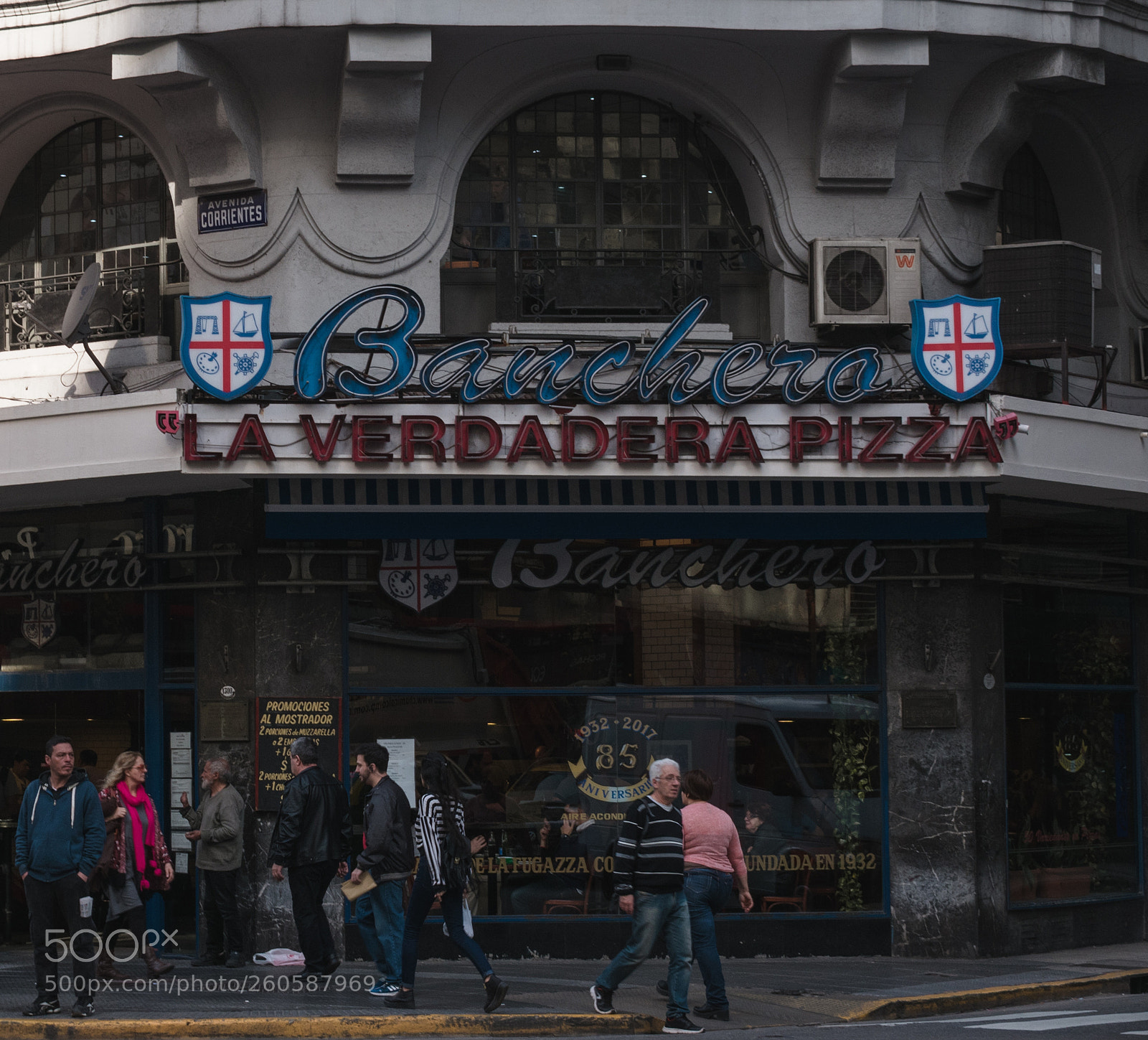Nikon D3400 sample photo. Street banchero,una pizza que photography