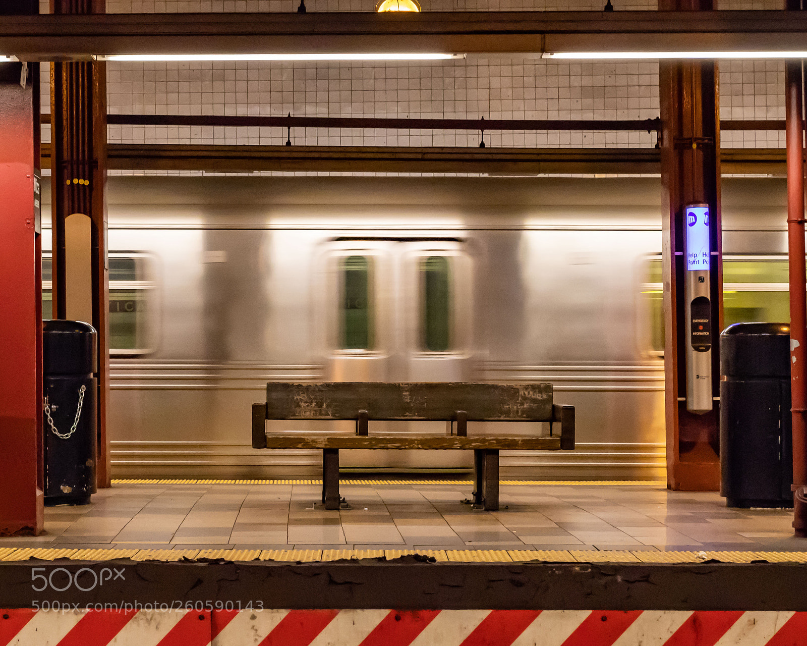 Canon EOS 77D (EOS 9000D / EOS 770D) sample photo. Subway photography