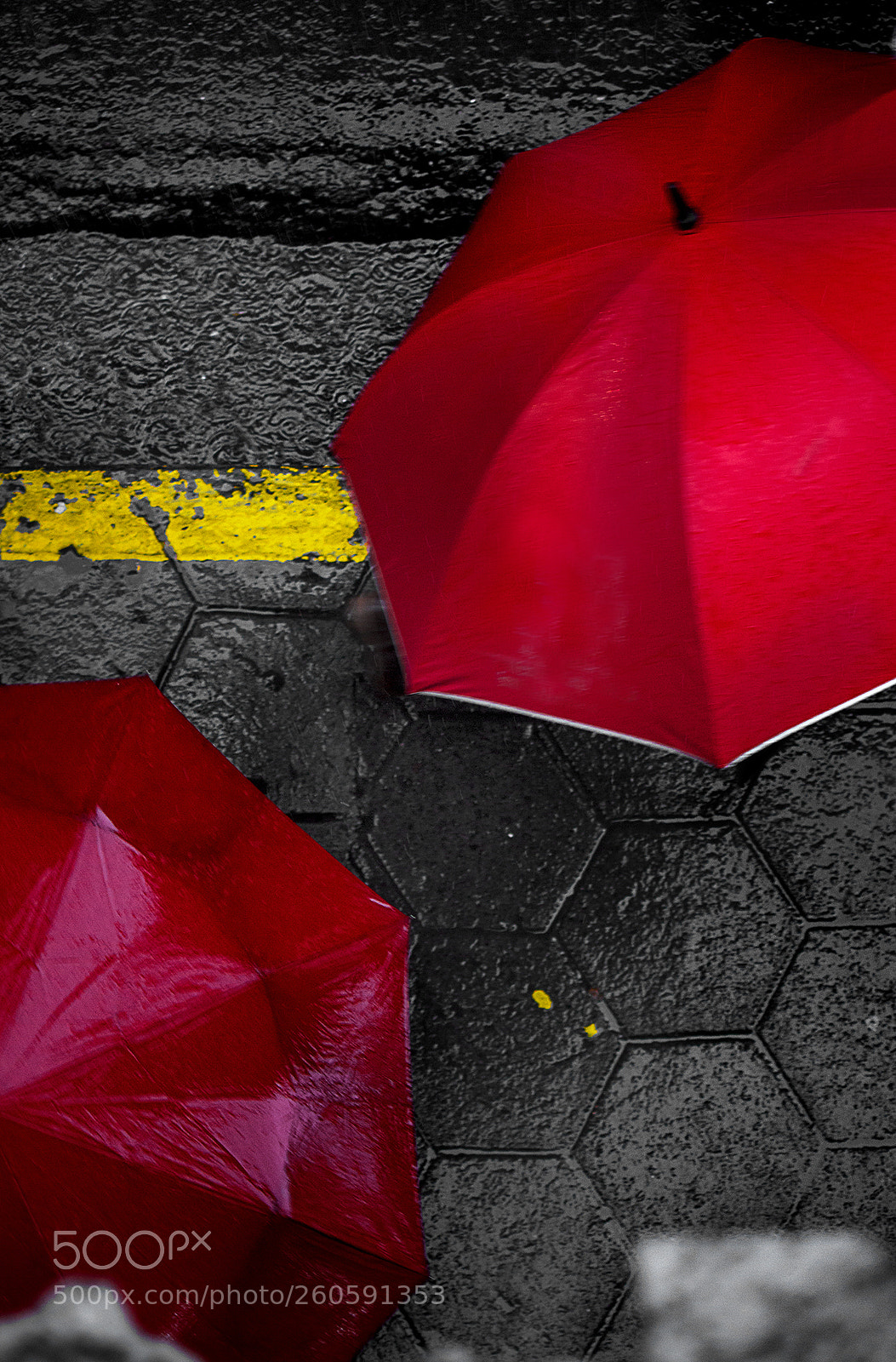 Canon EOS 600D (Rebel EOS T3i / EOS Kiss X5) sample photo. Red umbrellas photography
