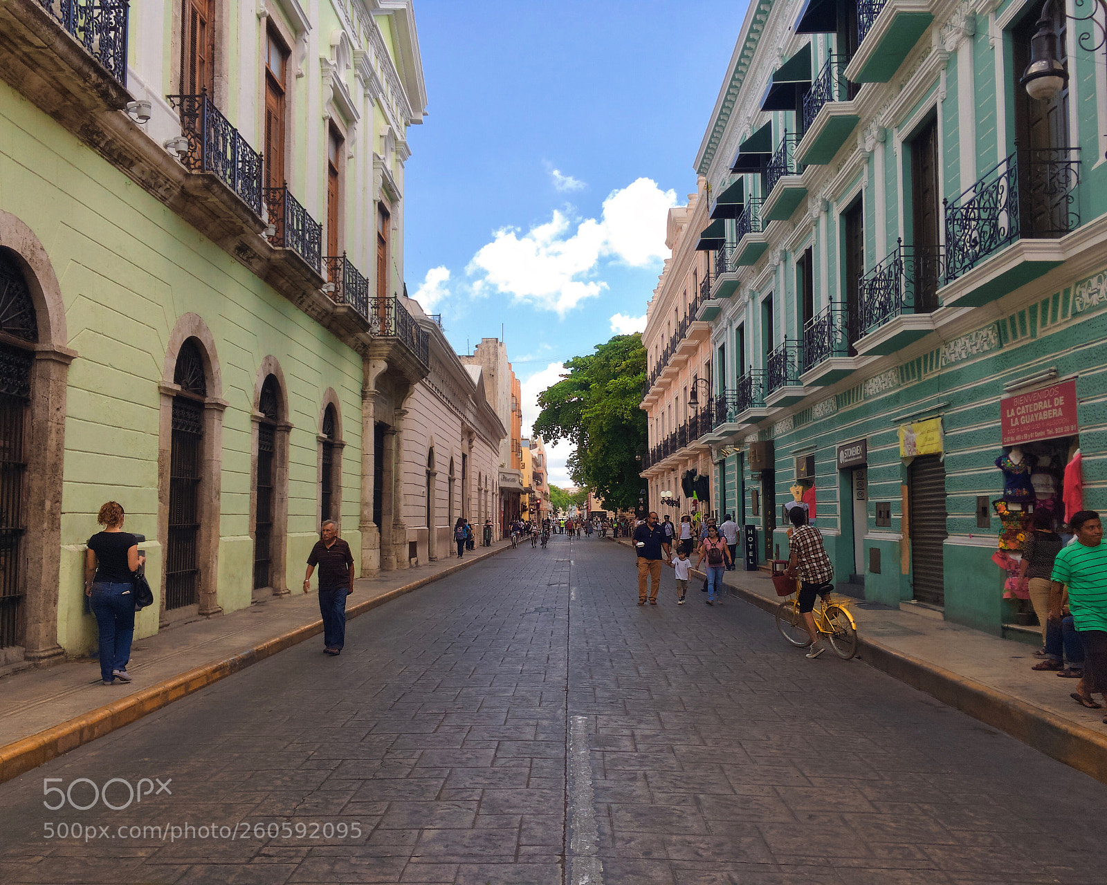 Apple iPhone SE sample photo. 60 street downtown of merida photography