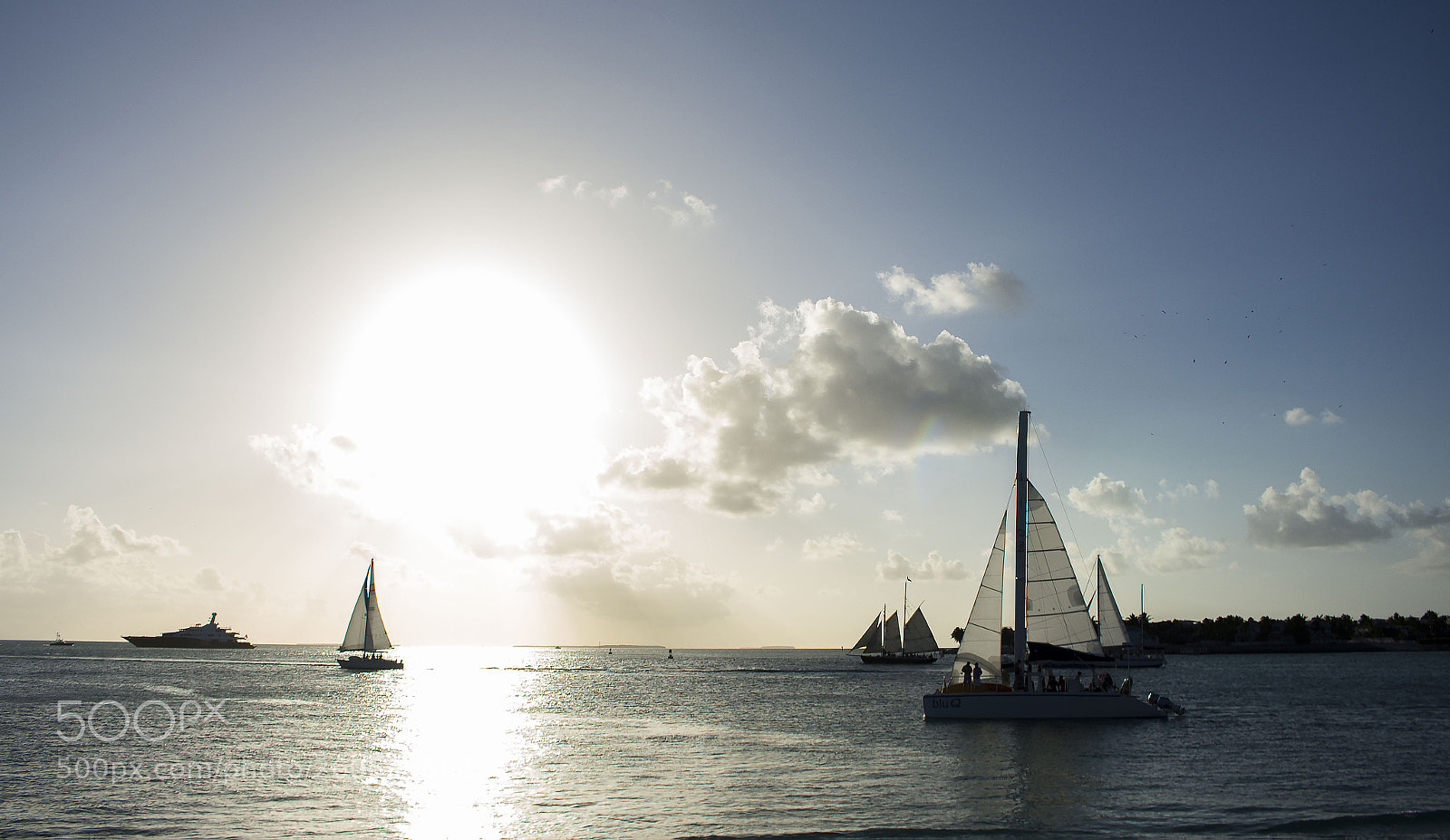 Canon EOS 700D (EOS Rebel T5i / EOS Kiss X7i) sample photo. Boats out to sea photography