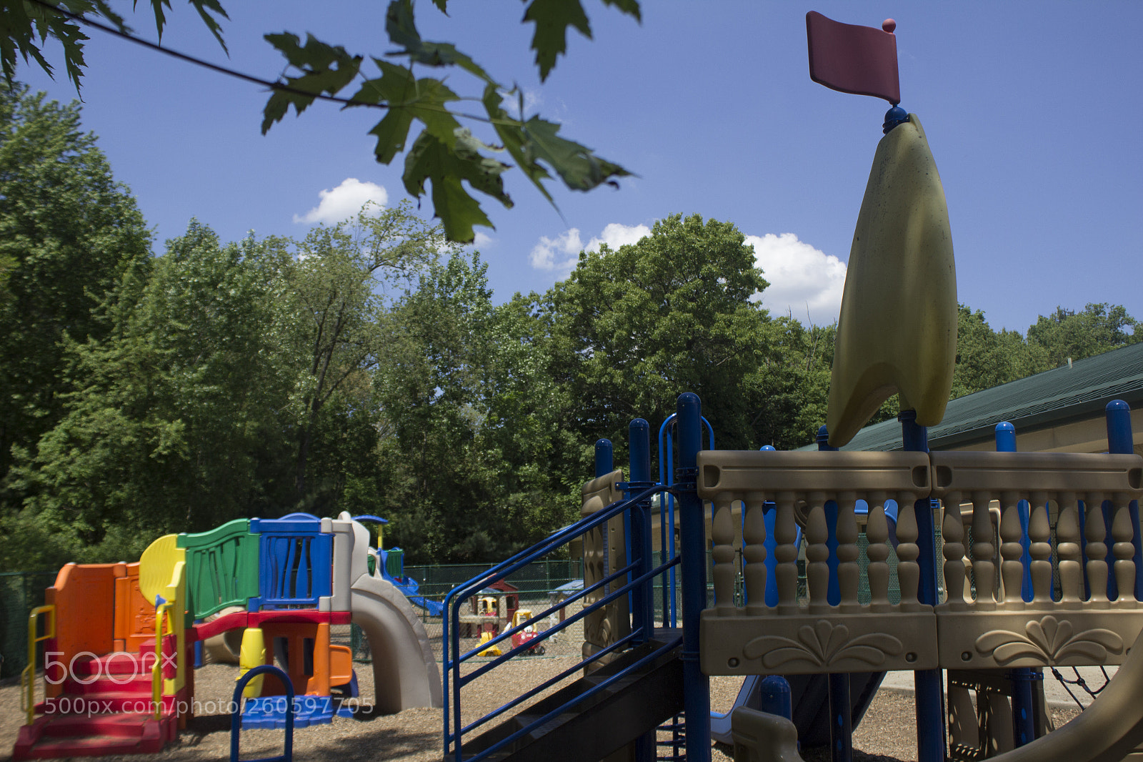 Canon EOS 1200D (EOS Rebel T5 / EOS Kiss X70 / EOS Hi) sample photo. The playground at growing photography