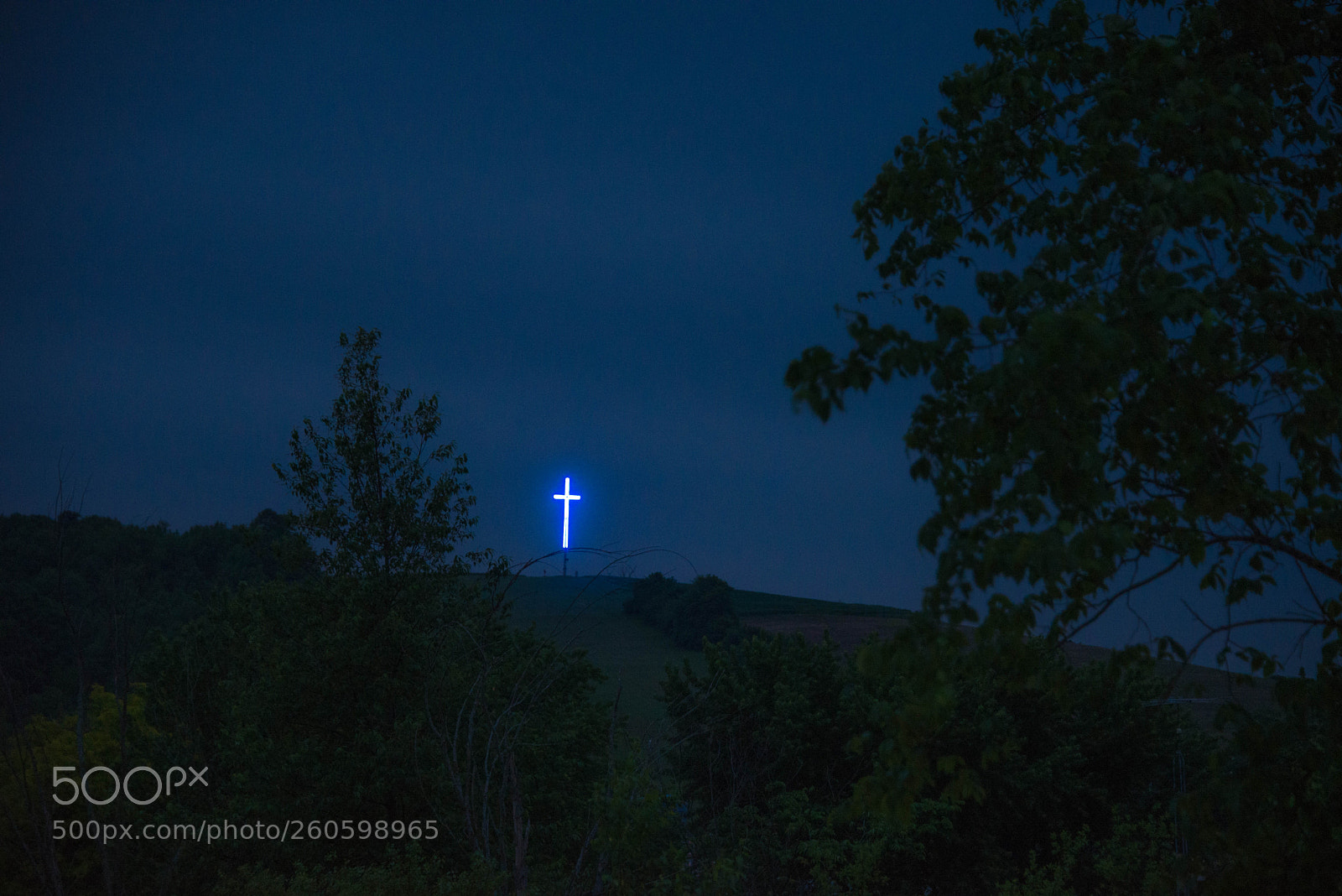 Nikon D610 sample photo. St martin's hilltop cross photography