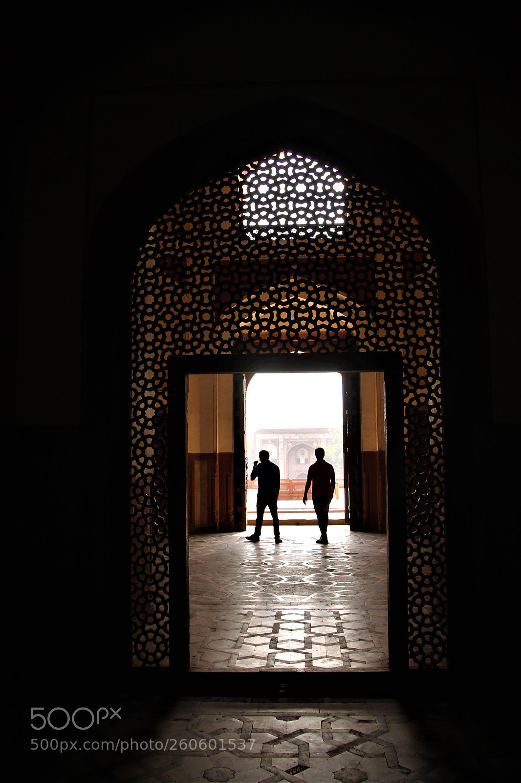 Canon EOS 1100D (EOS Rebel T3 / EOS Kiss X50) sample photo. The latticed doorway photography