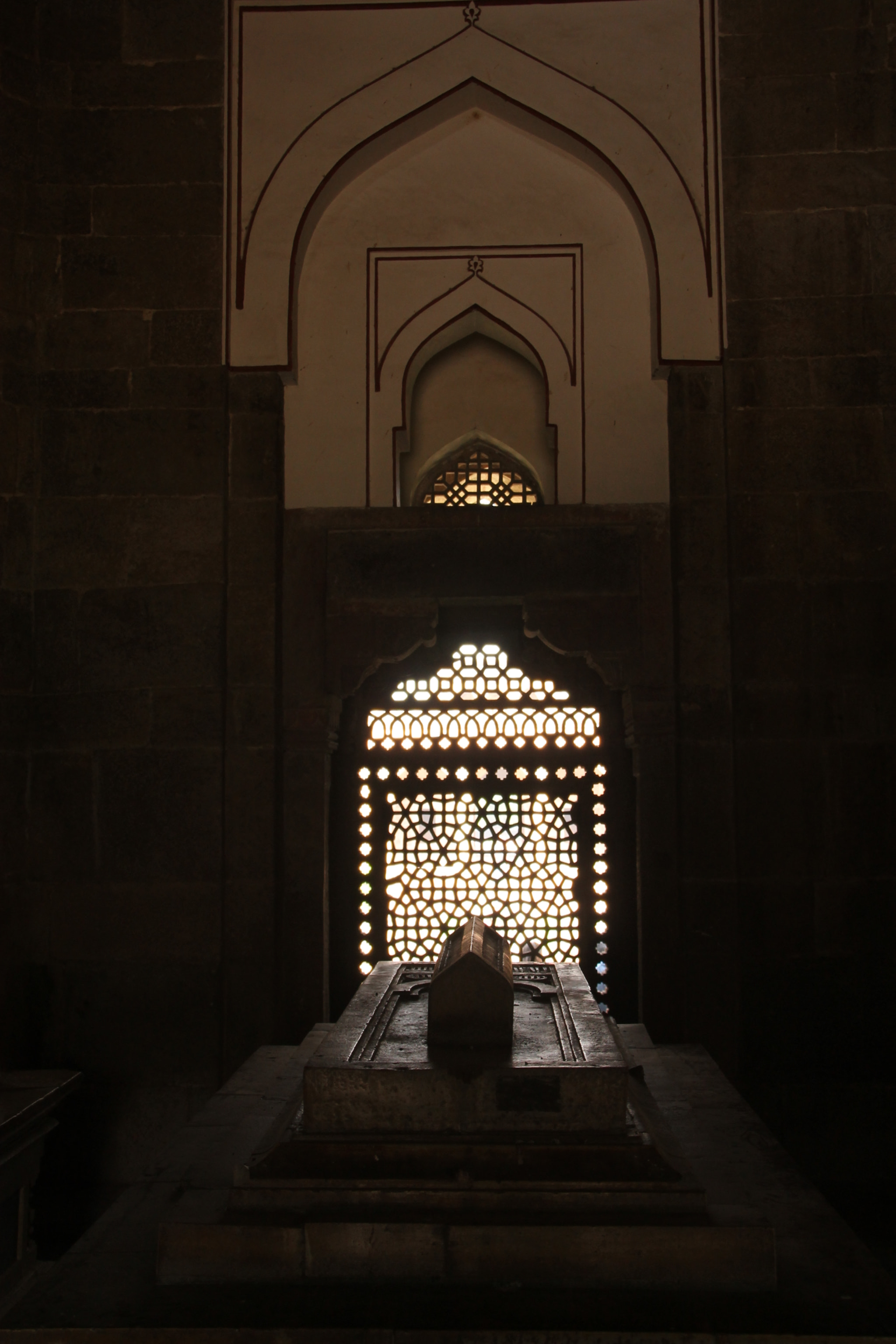 Canon EOS 1100D (EOS Rebel T3 / EOS Kiss X50) sample photo. Isa khan niyazi's tomb photography