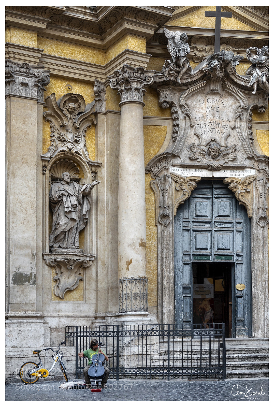 Sony Cyber-shot DSC-RX10 IV sample photo. When in rome photography