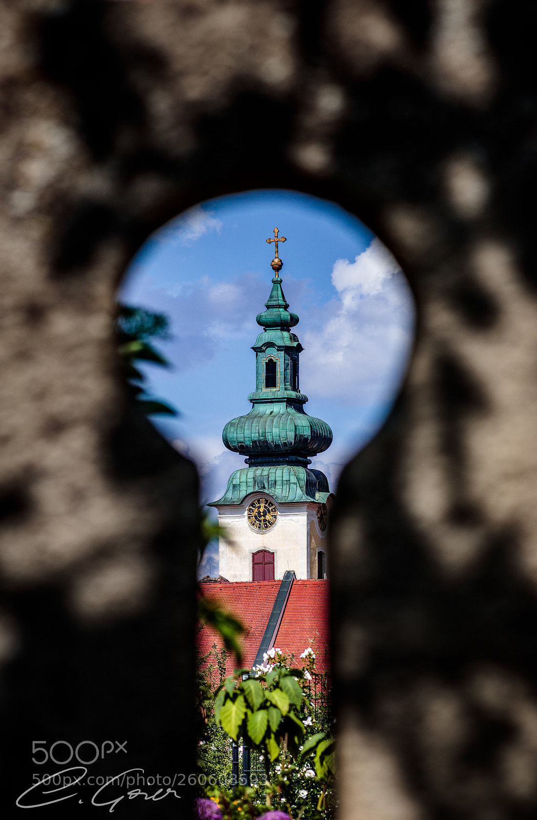 Canon EOS 77D (EOS 9000D / EOS 770D) sample photo. Through the keyhole photography