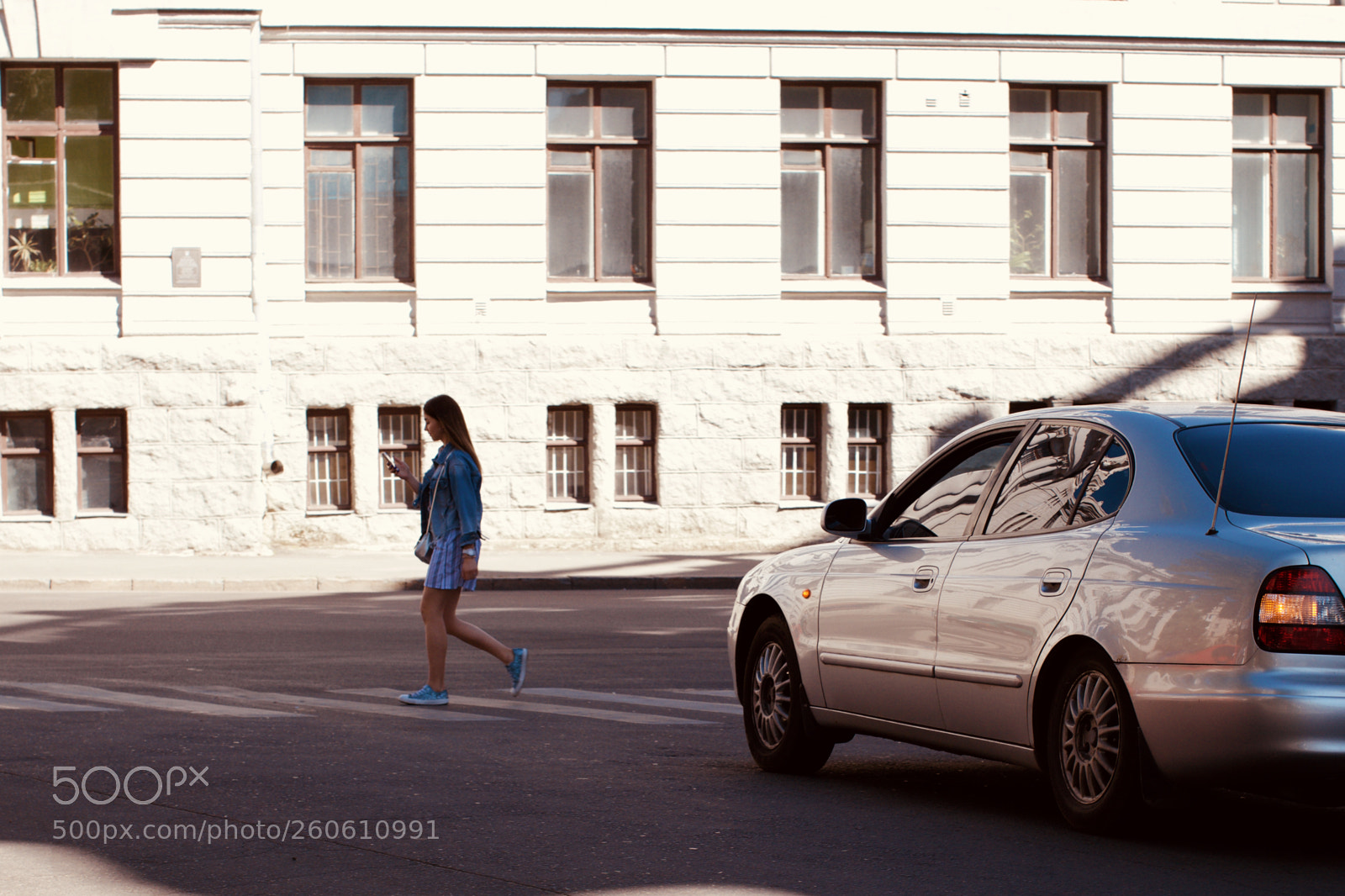 Canon EOS 5DS sample photo. A young lady using photography