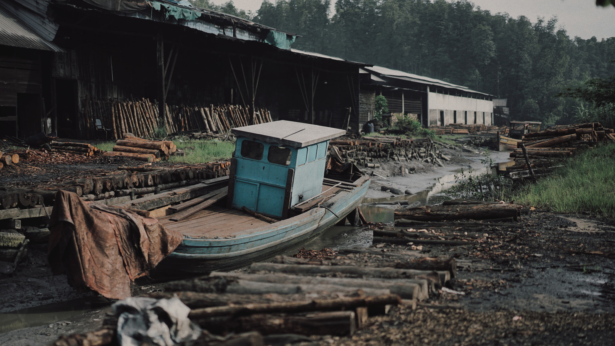 Sony Sonnar T* FE 55mm F1.8 ZA sample photo. Fishing boat photography