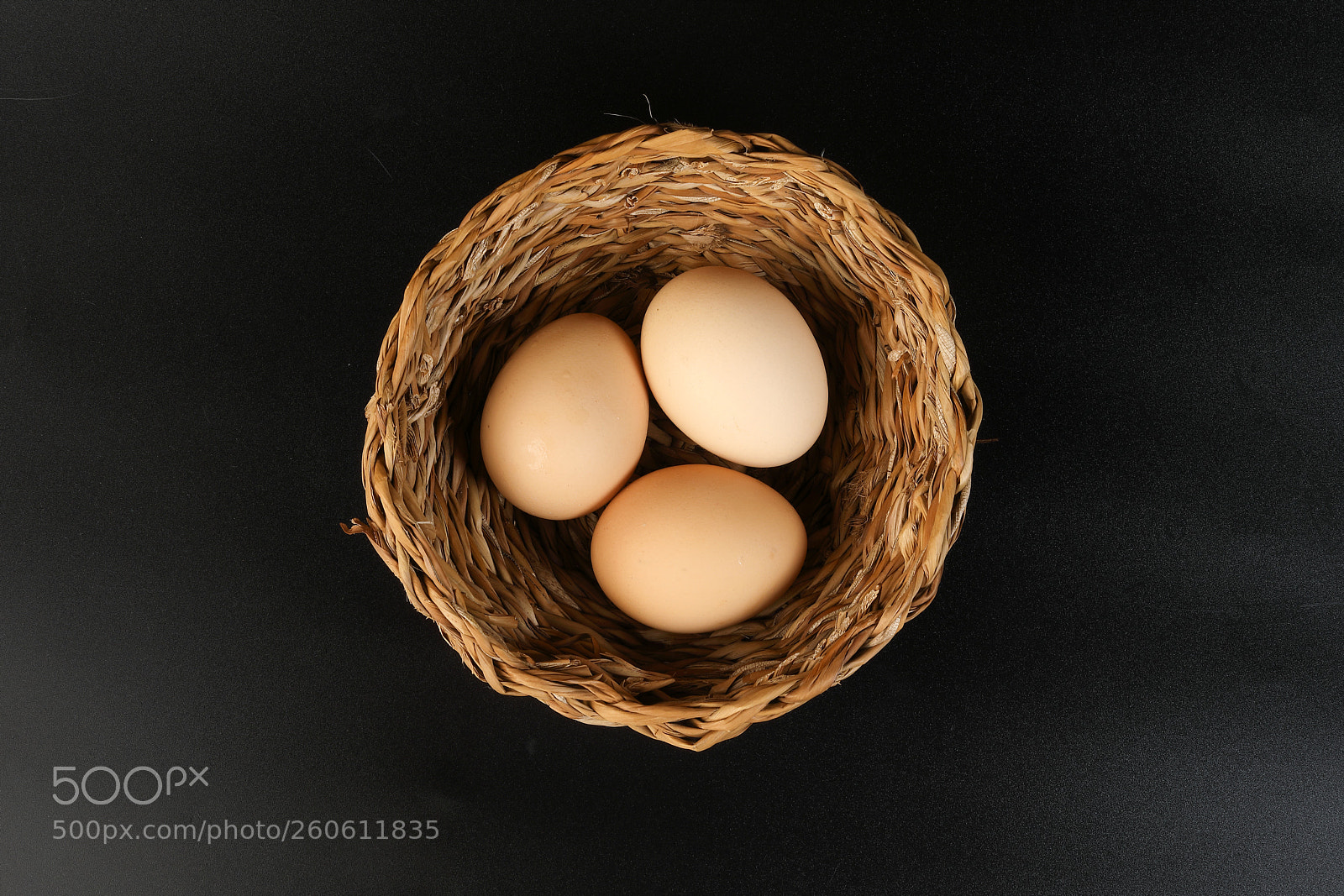 Canon EOS 5D Mark IV sample photo. Eggs in a nest photography