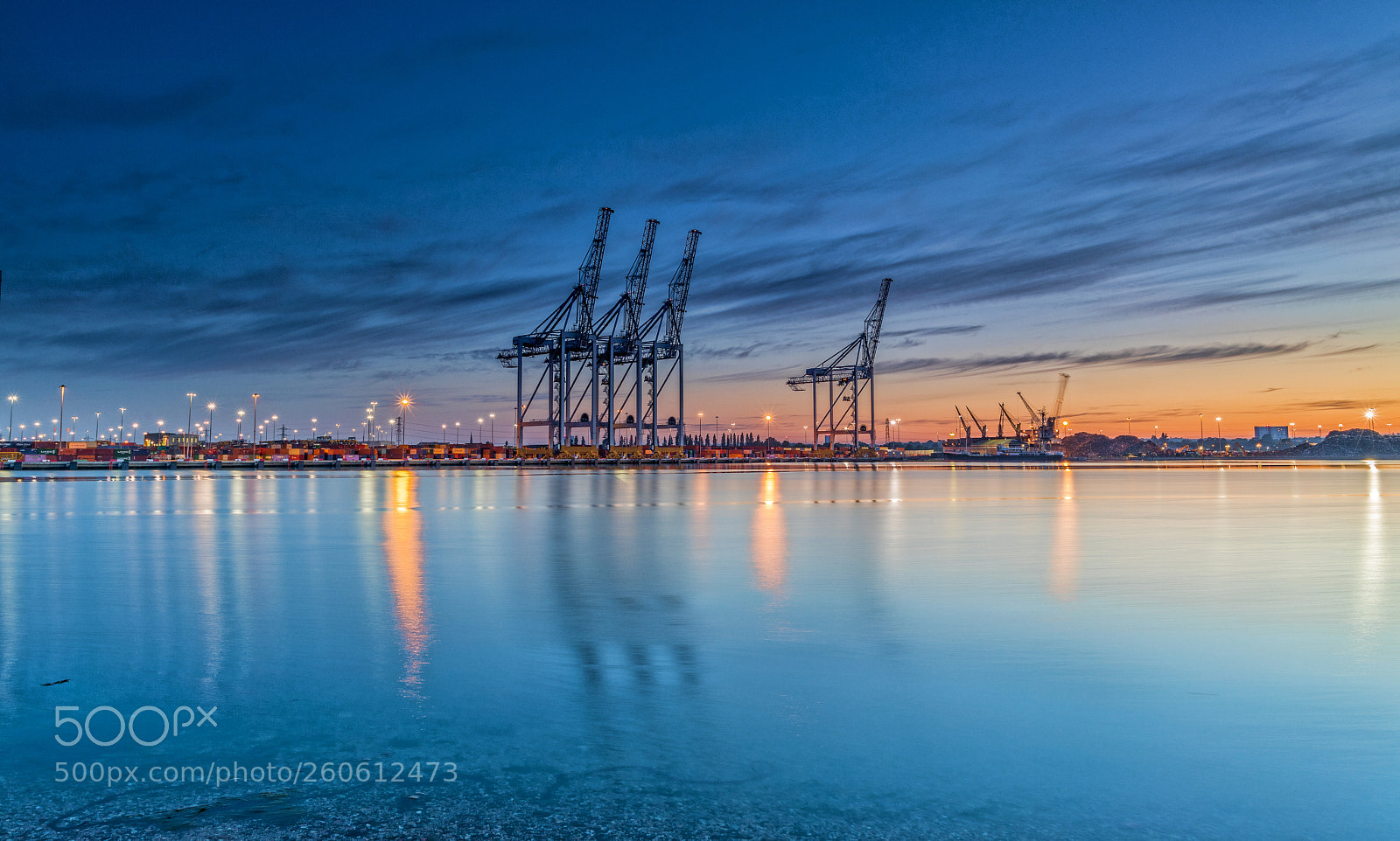 Canon EOS 5D Mark IV sample photo. Dawn docks photography
