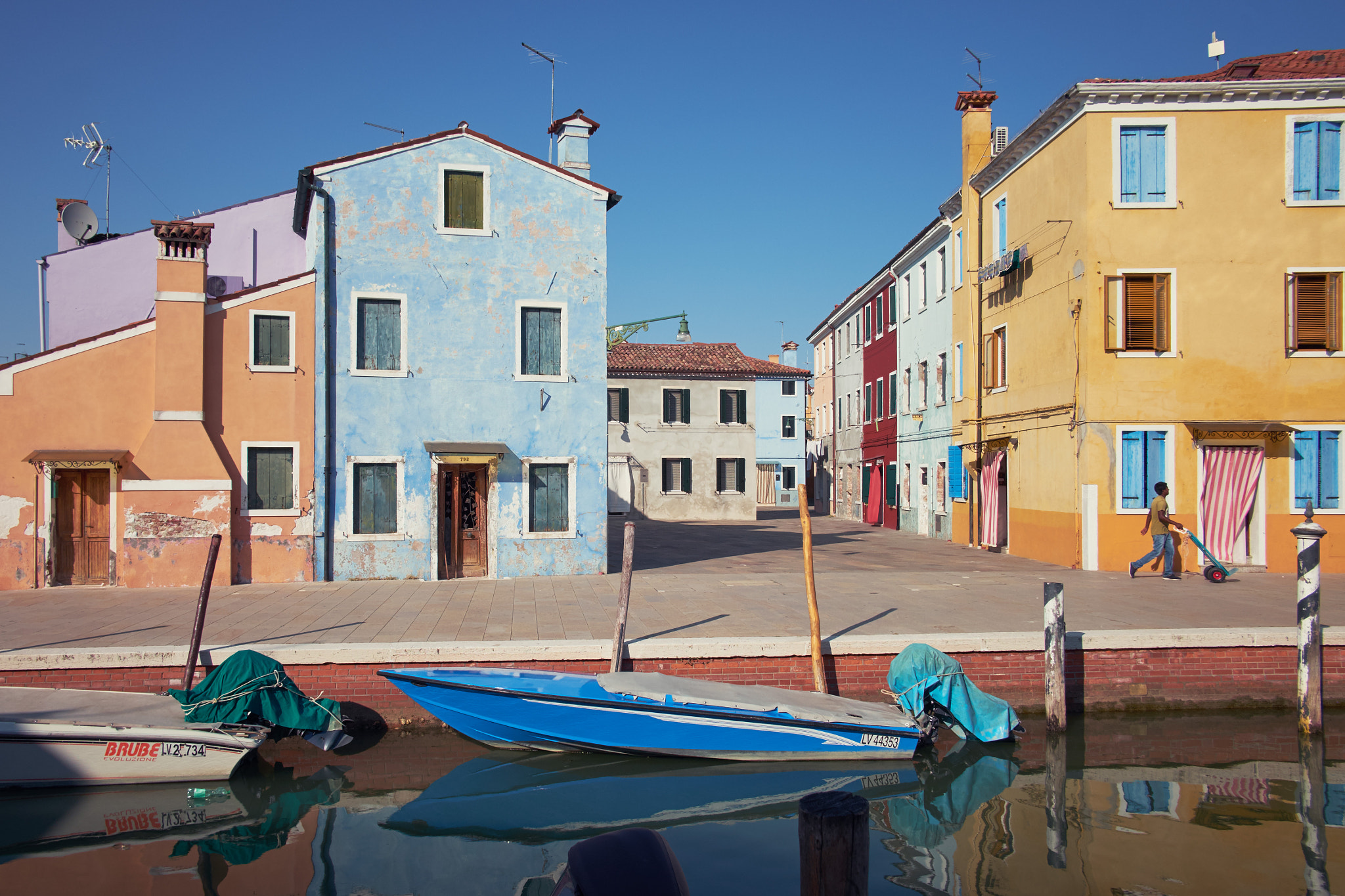 Fujifilm X-E2 sample photo. 20170825-6548. venezia, burano. photography