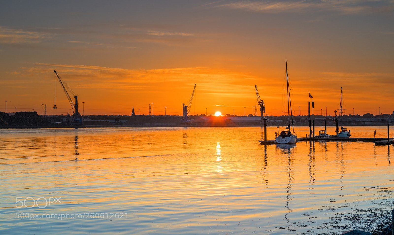 Canon EOS 5D Mark IV sample photo. Sunrise flag photography