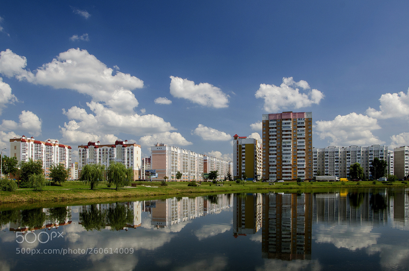 Nikon D7000 sample photo. The town comes summer photography
