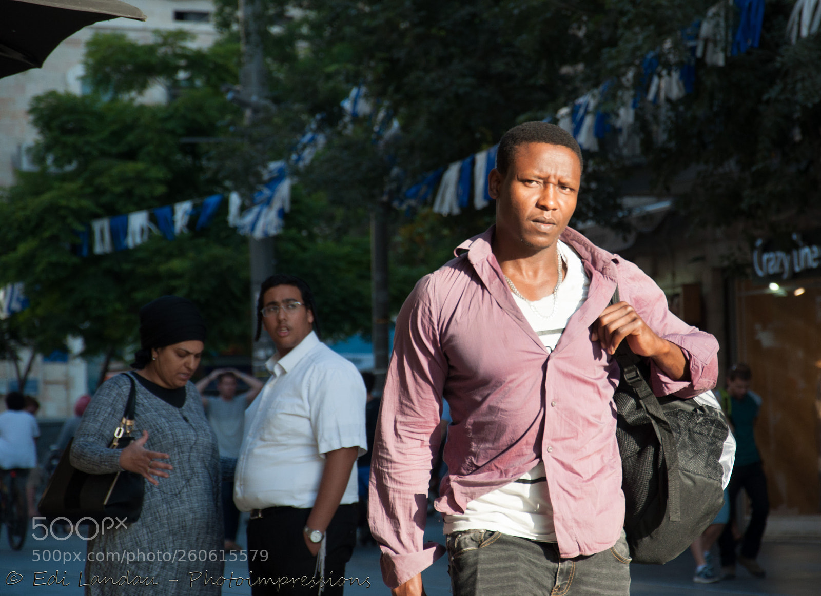 Nikon D5000 sample photo. Look at him! photography