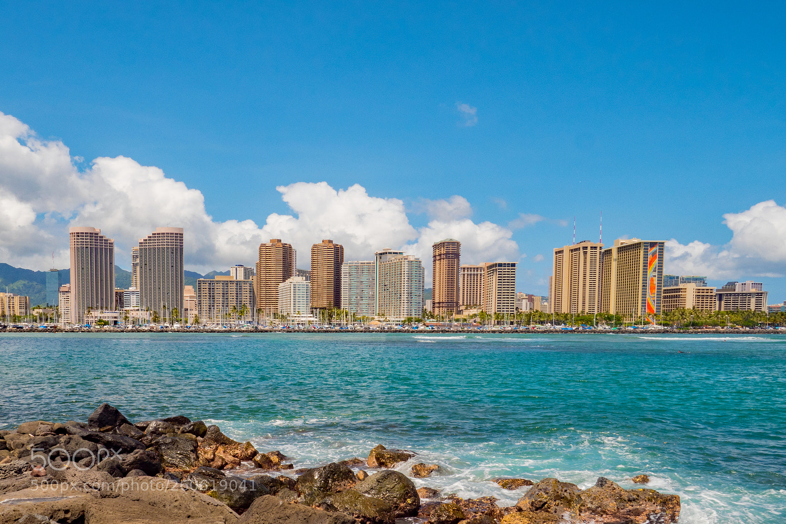 Olympus OM-D E-M5 II sample photo. Honolulu city photography