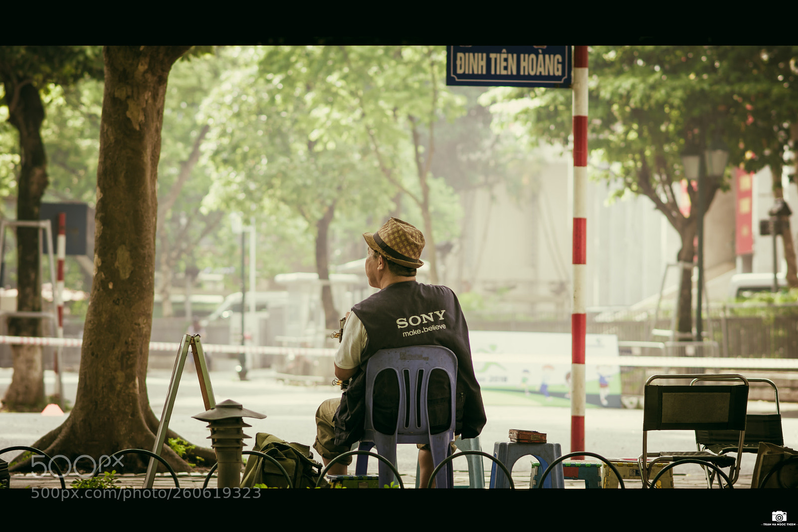 Nikon D3400 sample photo. Waiting... photography
