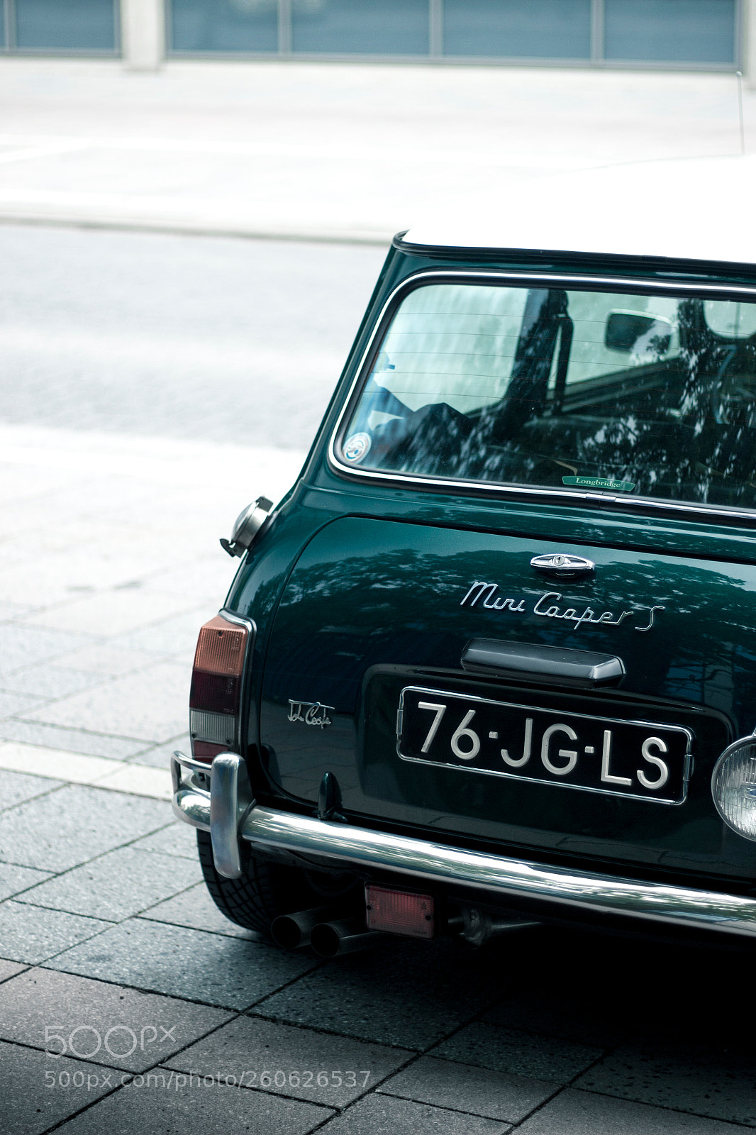 Canon EOS 100D (EOS Rebel SL1 / EOS Kiss X7) sample photo. Classic mini in the photography