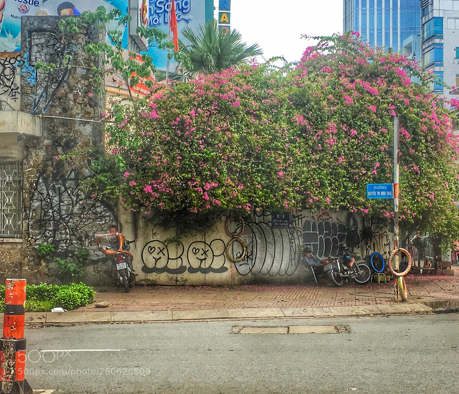Apple iPhone 6s sample photo. The corner in sai photography