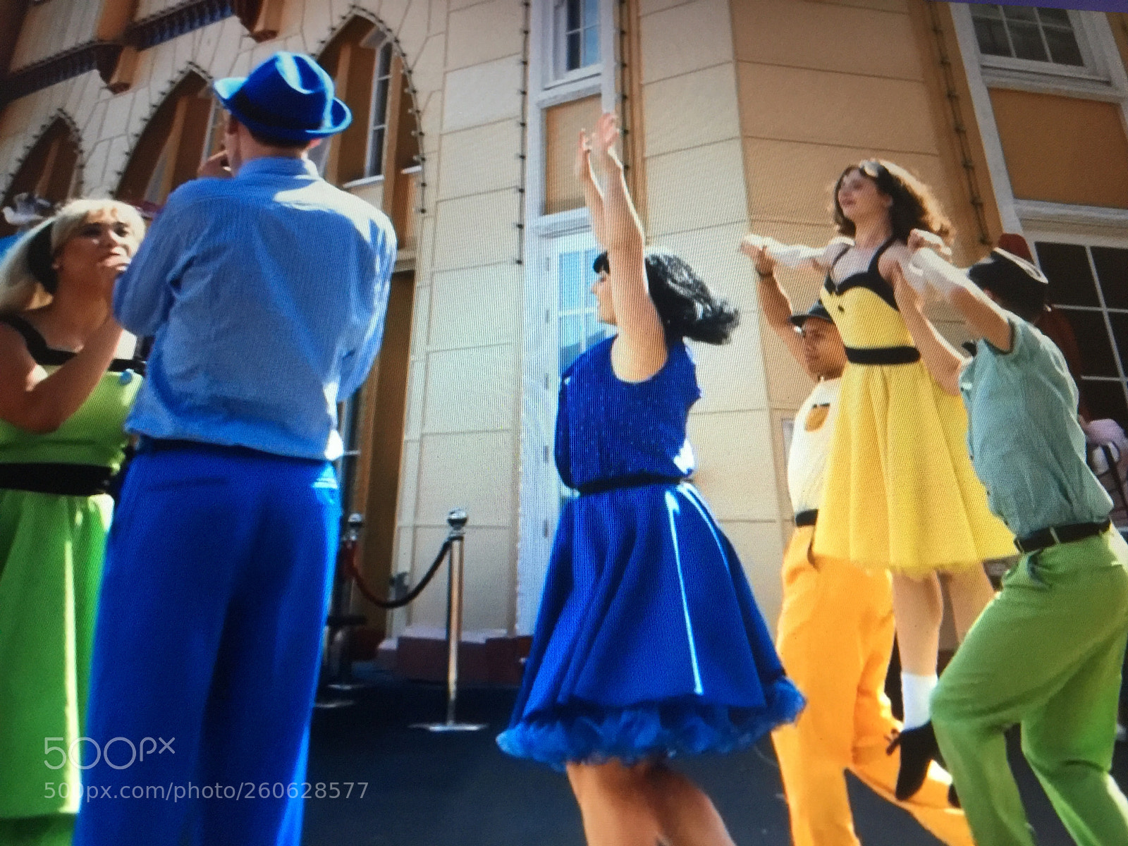 Apple iPhone 6 Plus sample photo. Popmixer.we rise by lifting photography