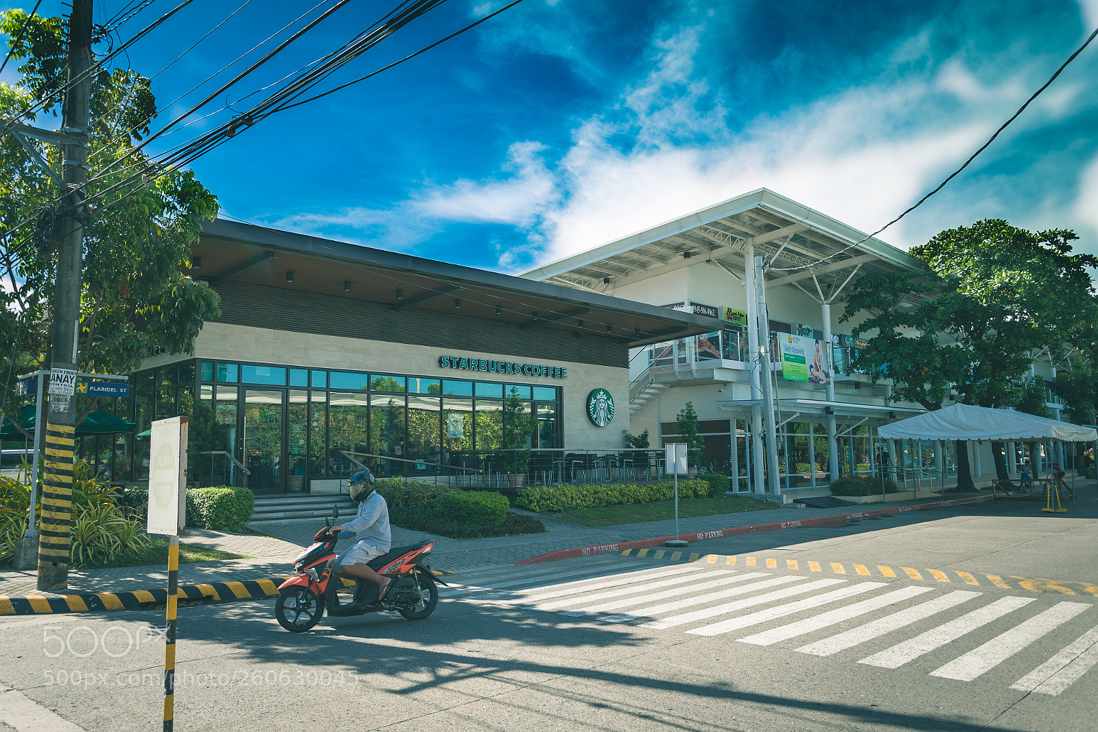 Canon EOS-1D X sample photo. Starbucks photography