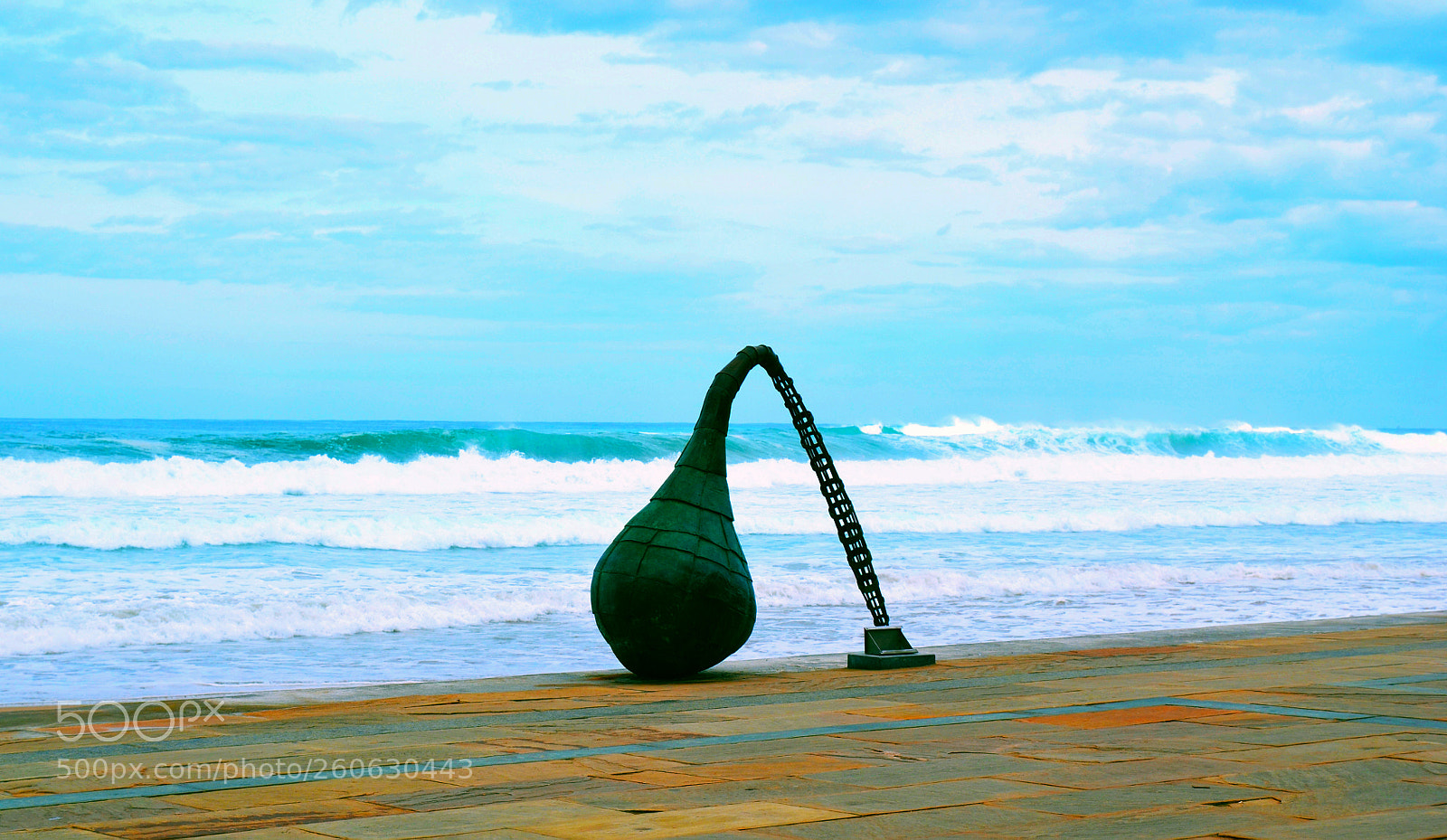 Nikon D3100 sample photo. Escultura playa de zarautz photography
