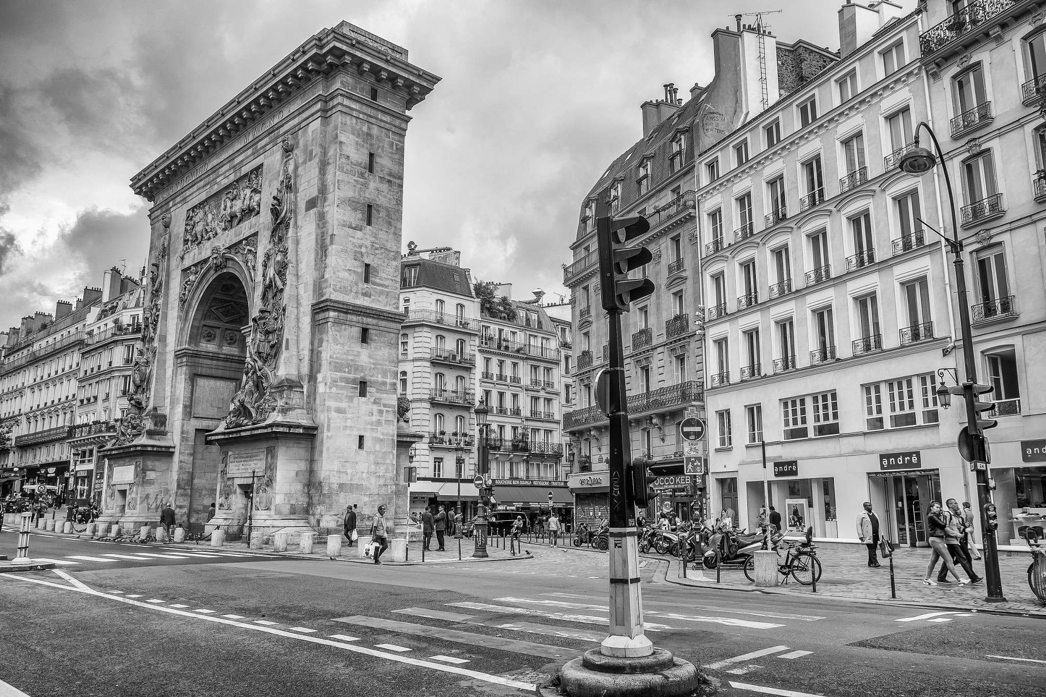 Fujifilm X-E1 sample photo. Street life paris photography