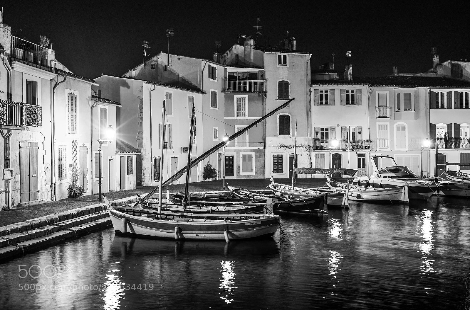 Fujifilm X100T sample photo. Martigues photography