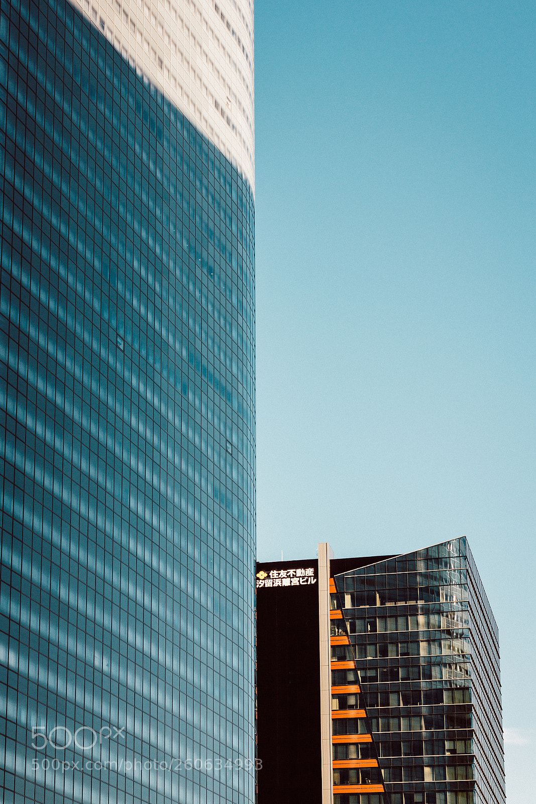 Canon EOS 60D sample photo. Looking sharp in shiodome photography