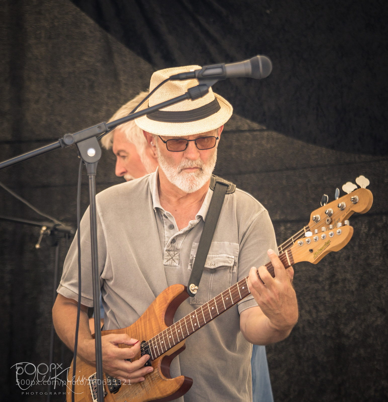 Canon EOS 7D Mark II sample photo. 2nd hands stevning music photography