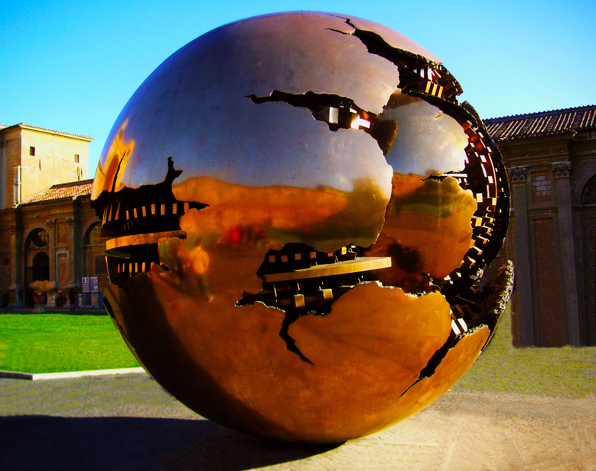 KONICA MINOLTA DiMAGE X50 sample photo. La sfera. arnaldo pomodoro. el vaticano photography