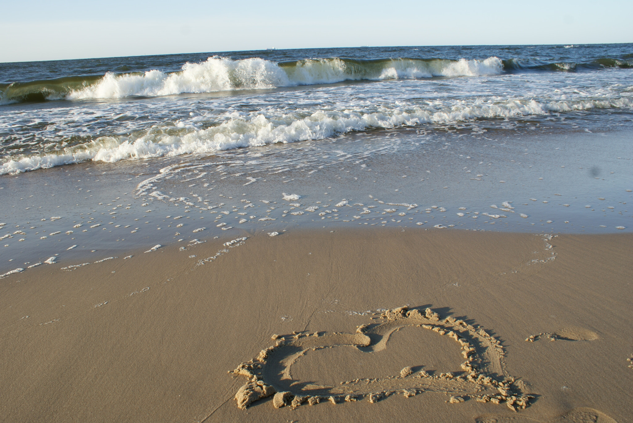 Sony DT 18-70mm F3.5-5.6 sample photo. Love and the sea photography
