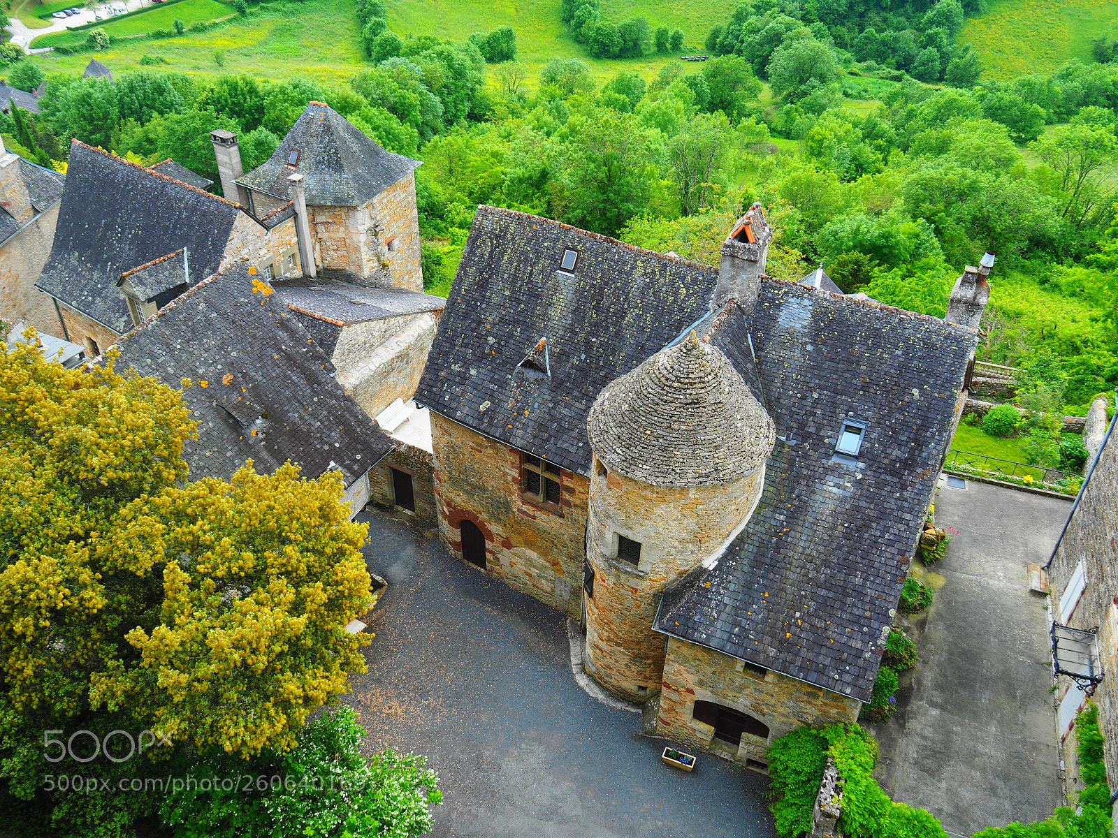 Olympus OM-D E-M5 II sample photo. Old roofs in turenne photography