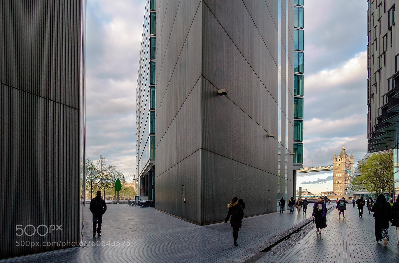 Fujifilm X-T1 sample photo. More london photography