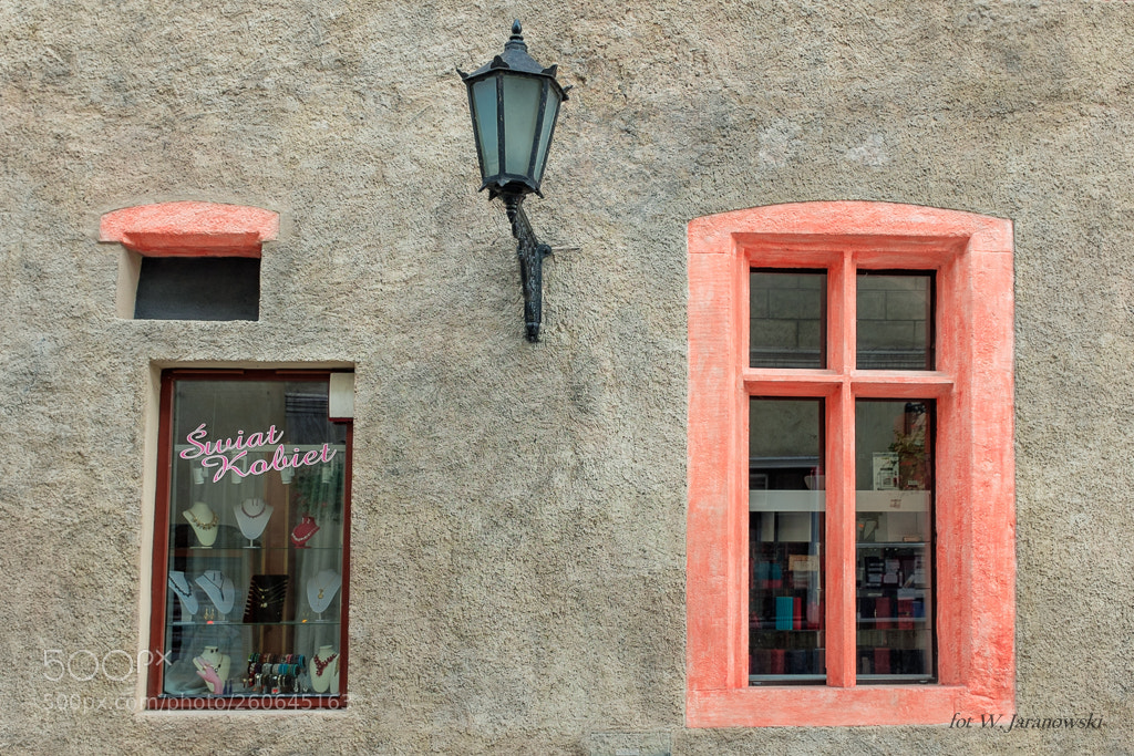 Fujifilm X100T sample photo. Windows, facade- widnica, dolny photography