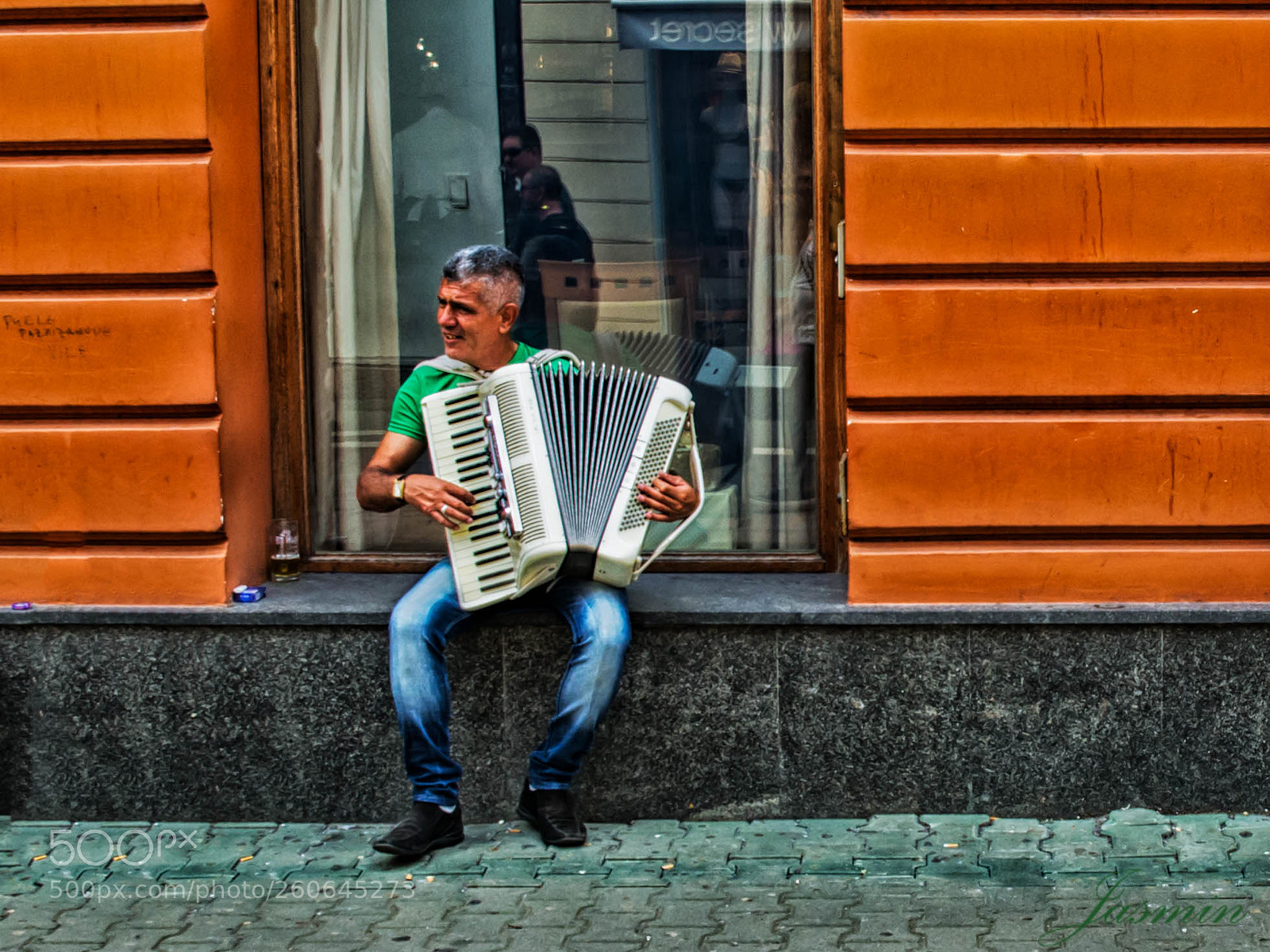 Nikon D7100 sample photo. On the street photography