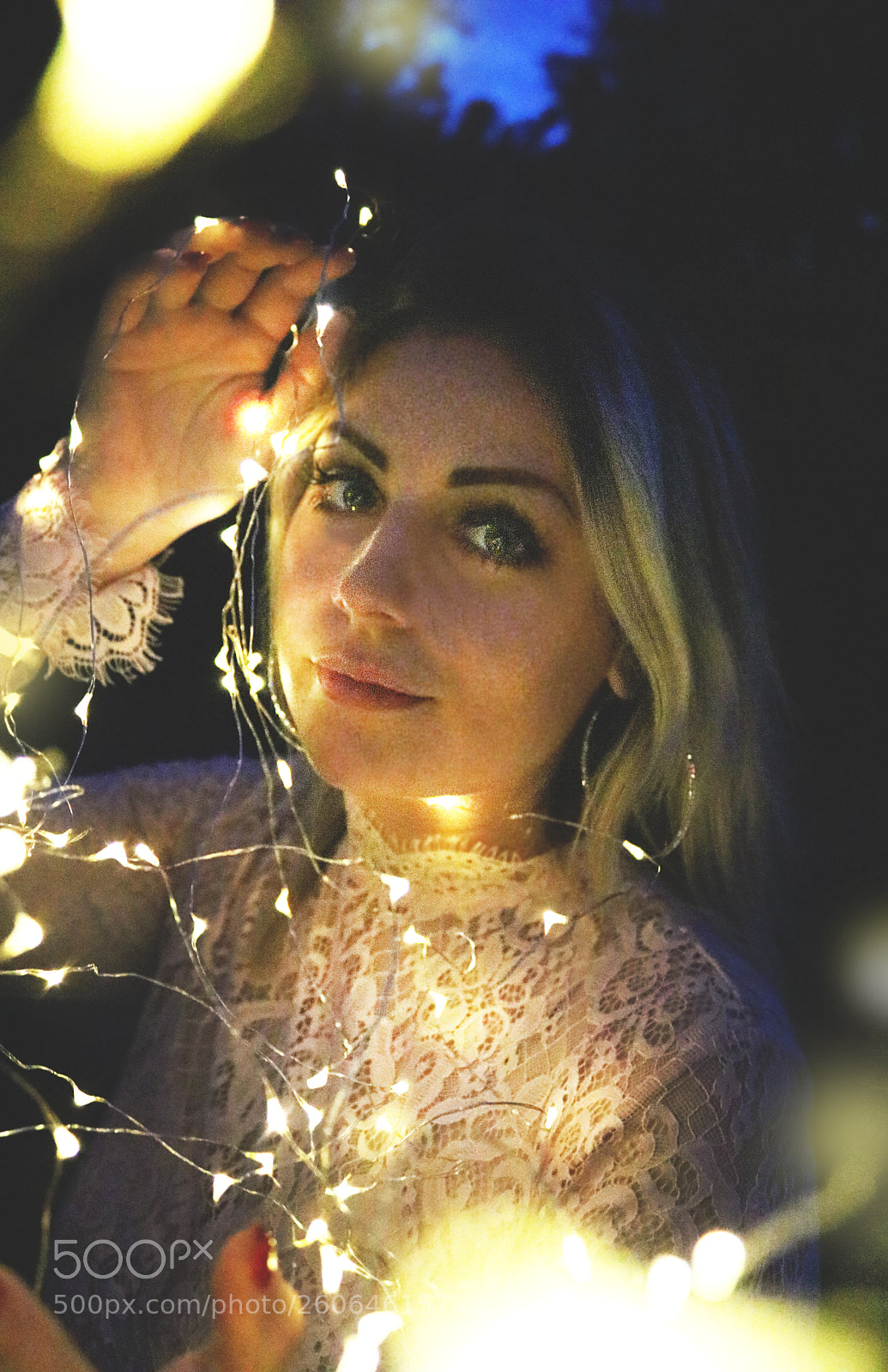 Canon EOS 750D (EOS Rebel T6i / EOS Kiss X8i) sample photo. Lights's girl photography