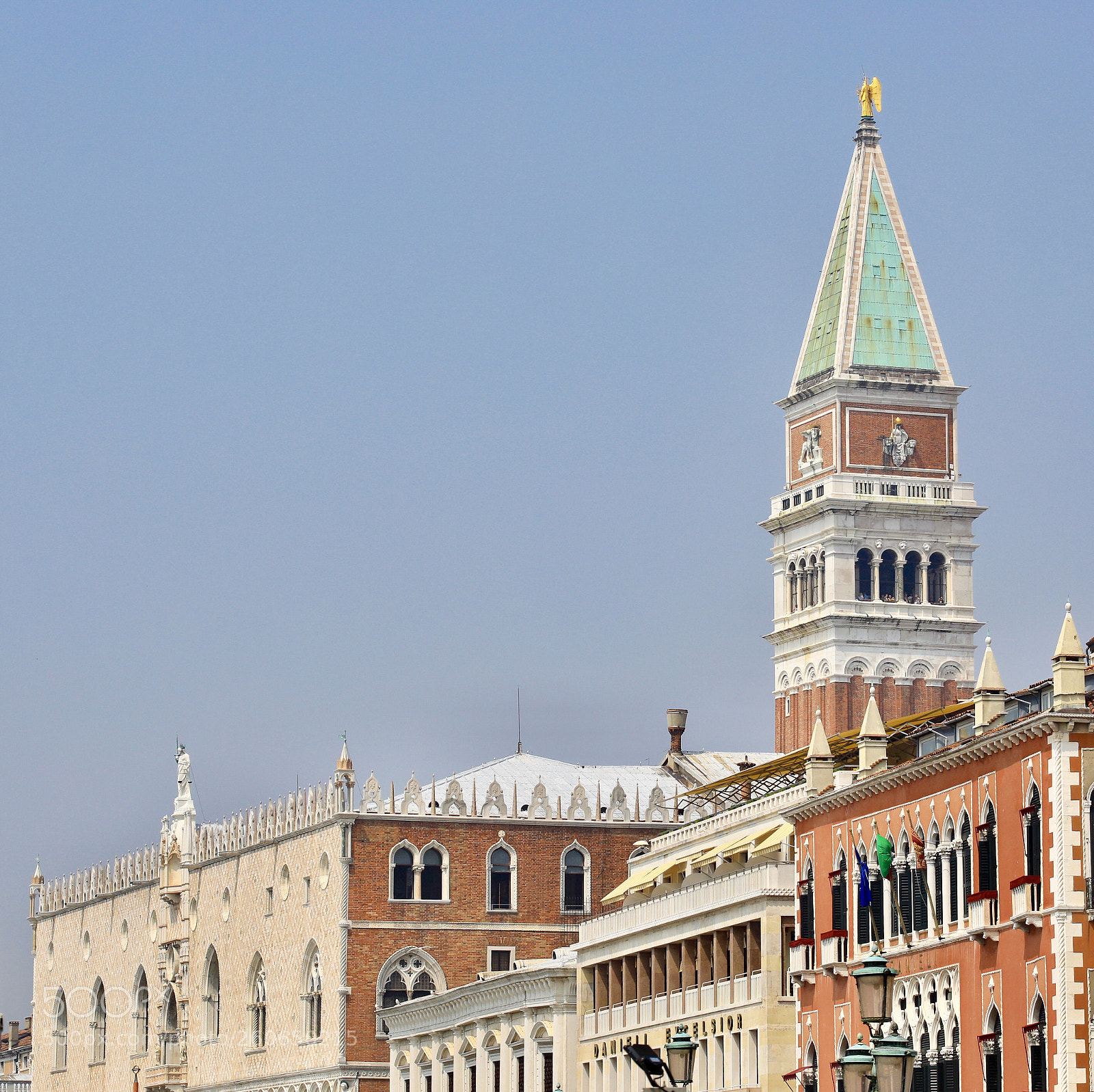 Canon EOS 5D Mark IV sample photo. Campanile des markusdoms photography