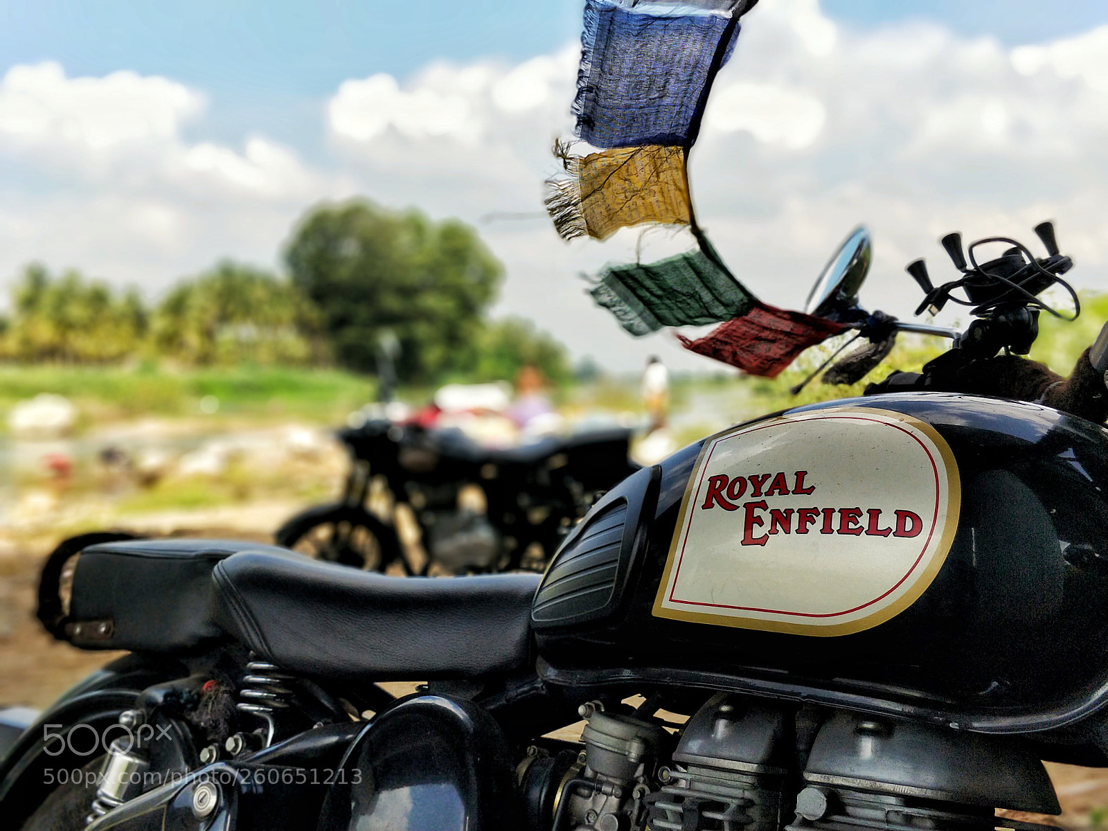 OnePlus 5 sample photo. The royal enfield photography