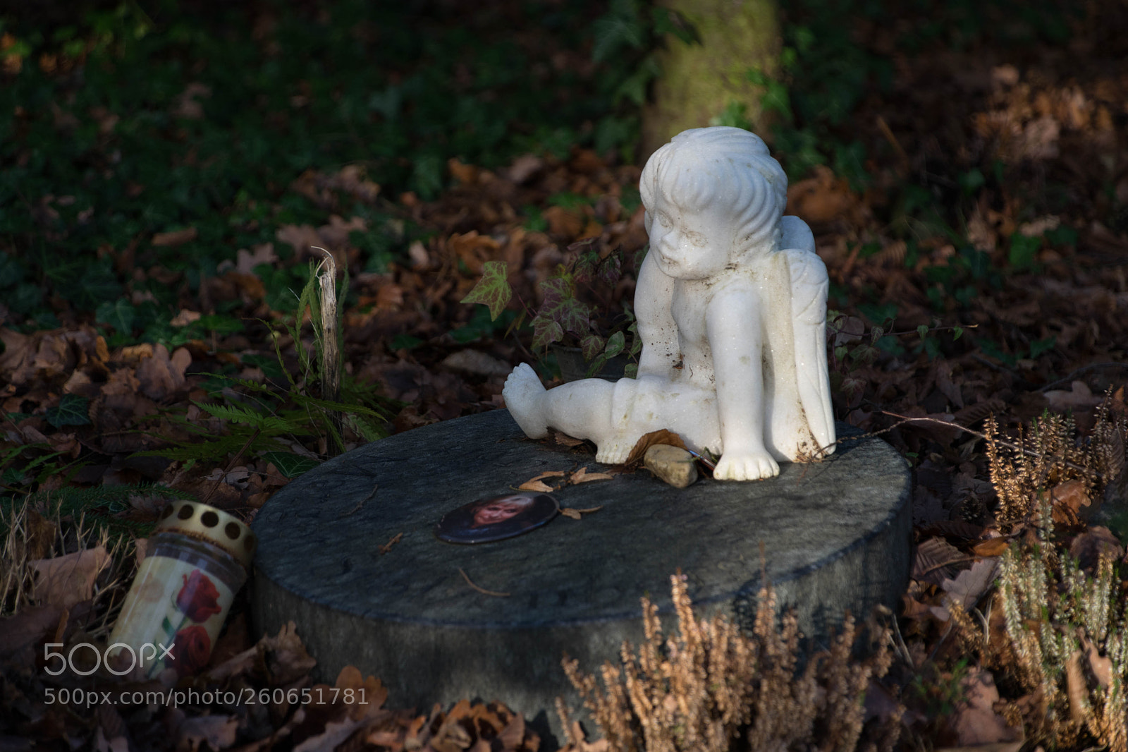 Sony a7 II sample photo. Figure on a grave photography