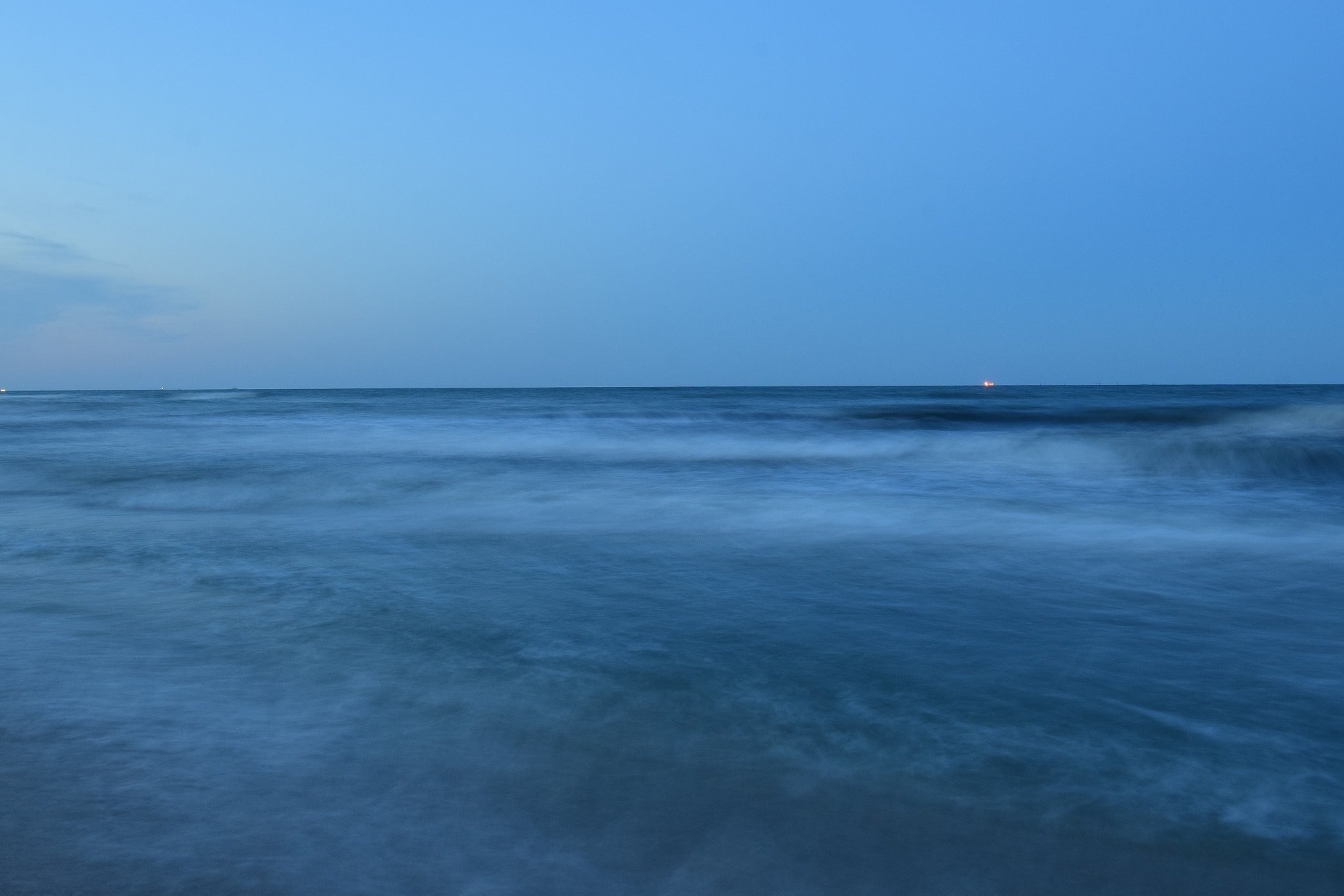 Nikon D5300 + Nikon AF-S Nikkor 20mm F1.8G ED sample photo. Seaside long exposure photography