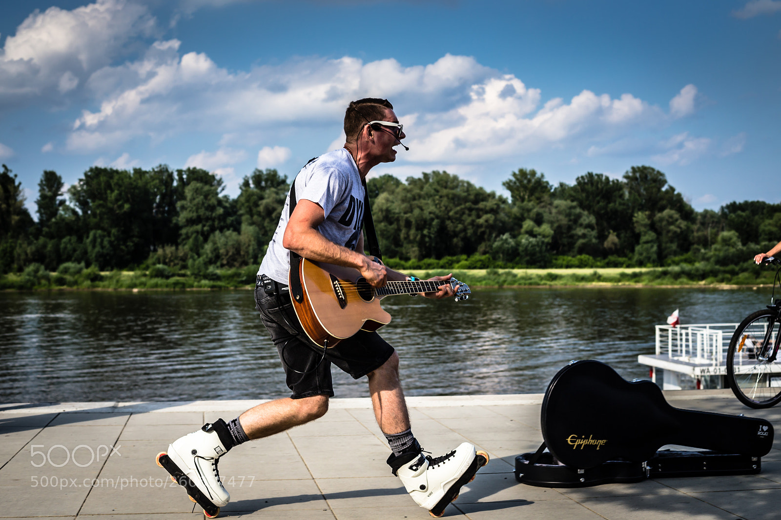 Canon EOS 6D sample photo. Rollerskating street musician, warsaw photography