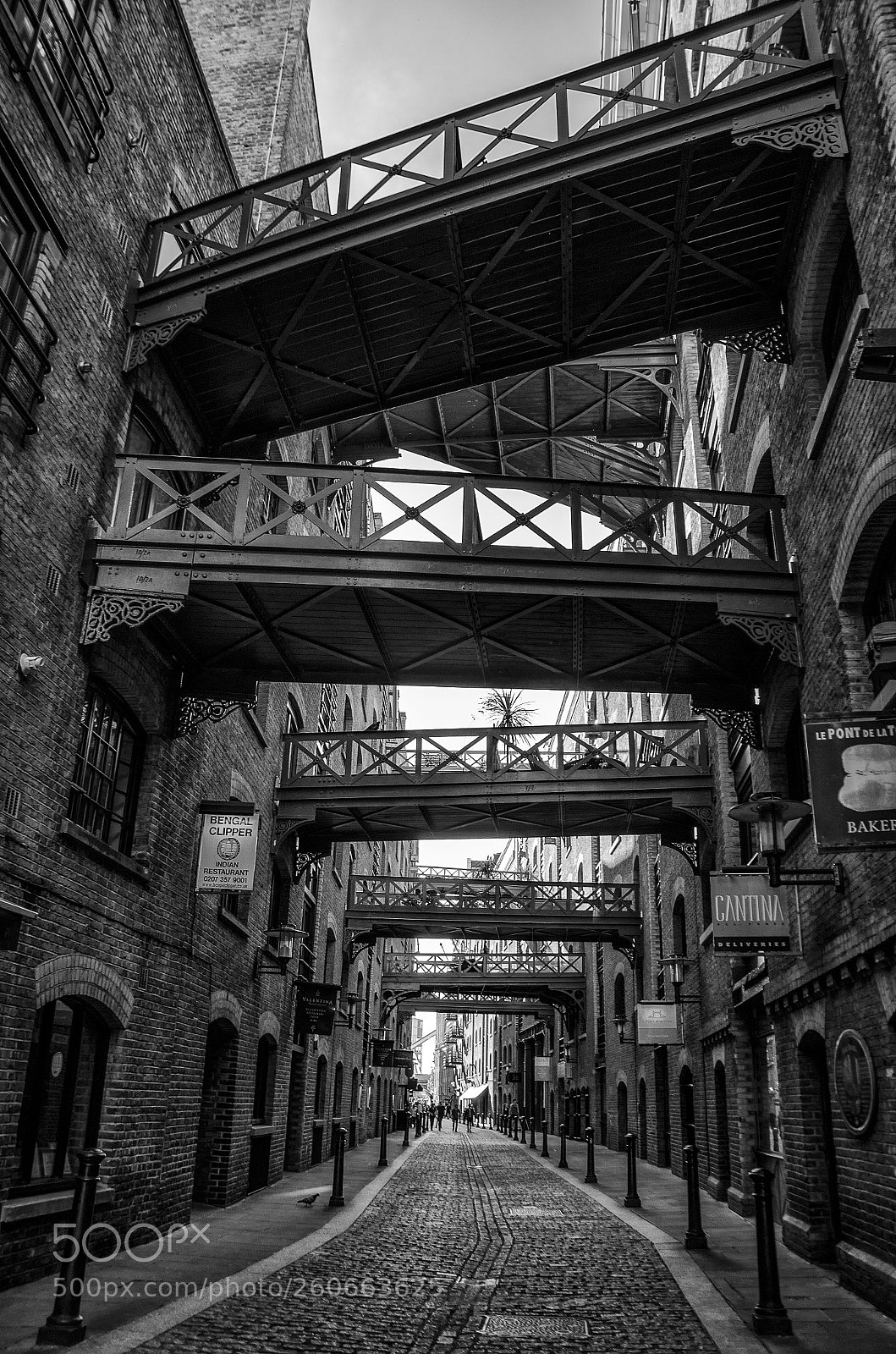 Nikon D7000 sample photo. Shad thames photography