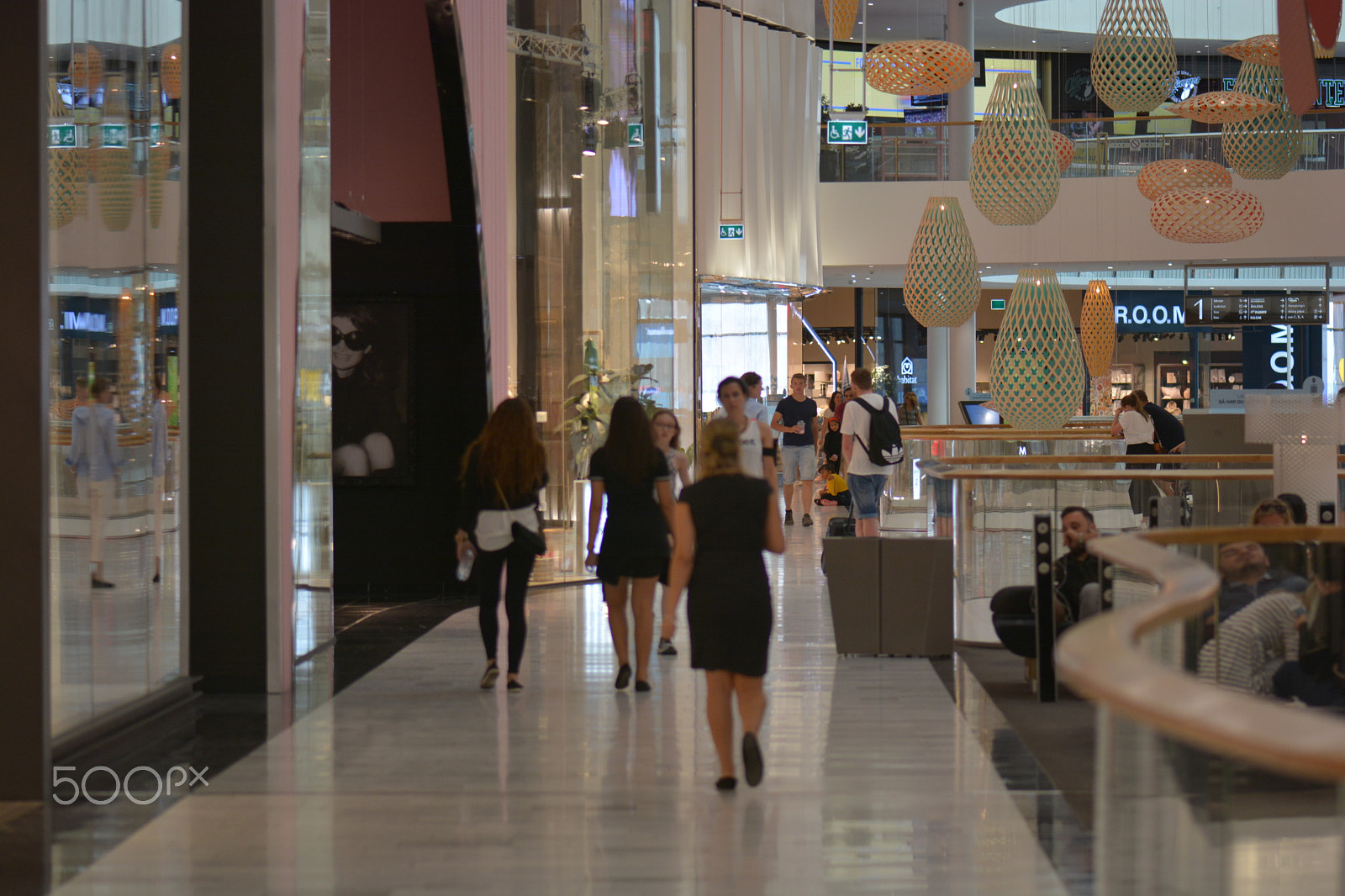 Nikon AF-S Micro-Nikkor 105mm F2.8G IF-ED VR sample photo. Get inside the mall and enjoy your exploration. photography