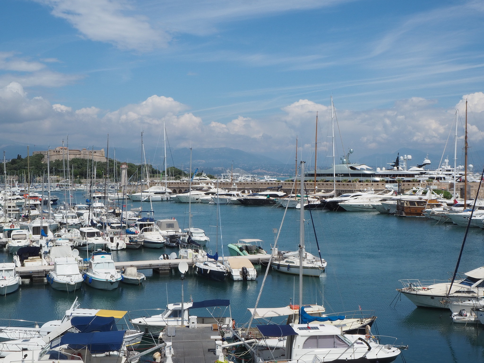 Olympus OM-D E-M10 III sample photo. Nice, france photography