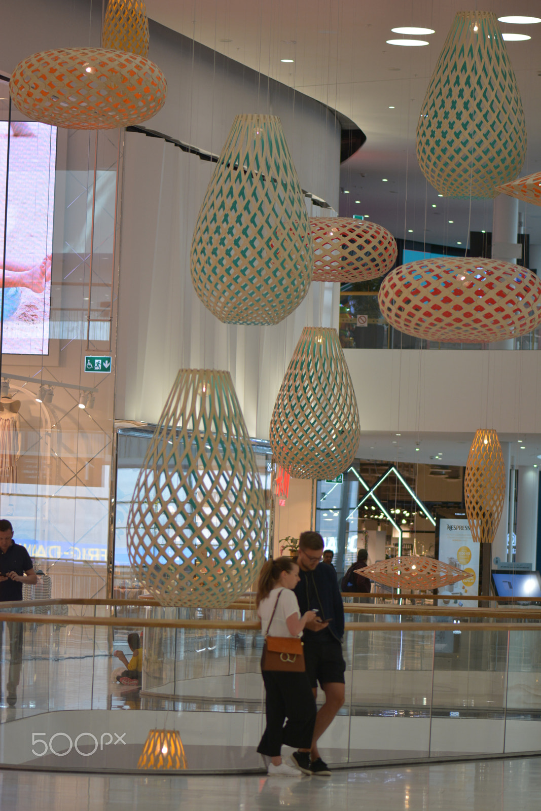 Nikon AF-S Micro-Nikkor 105mm F2.8G IF-ED VR sample photo. Very inpressive interior of the mall. photography