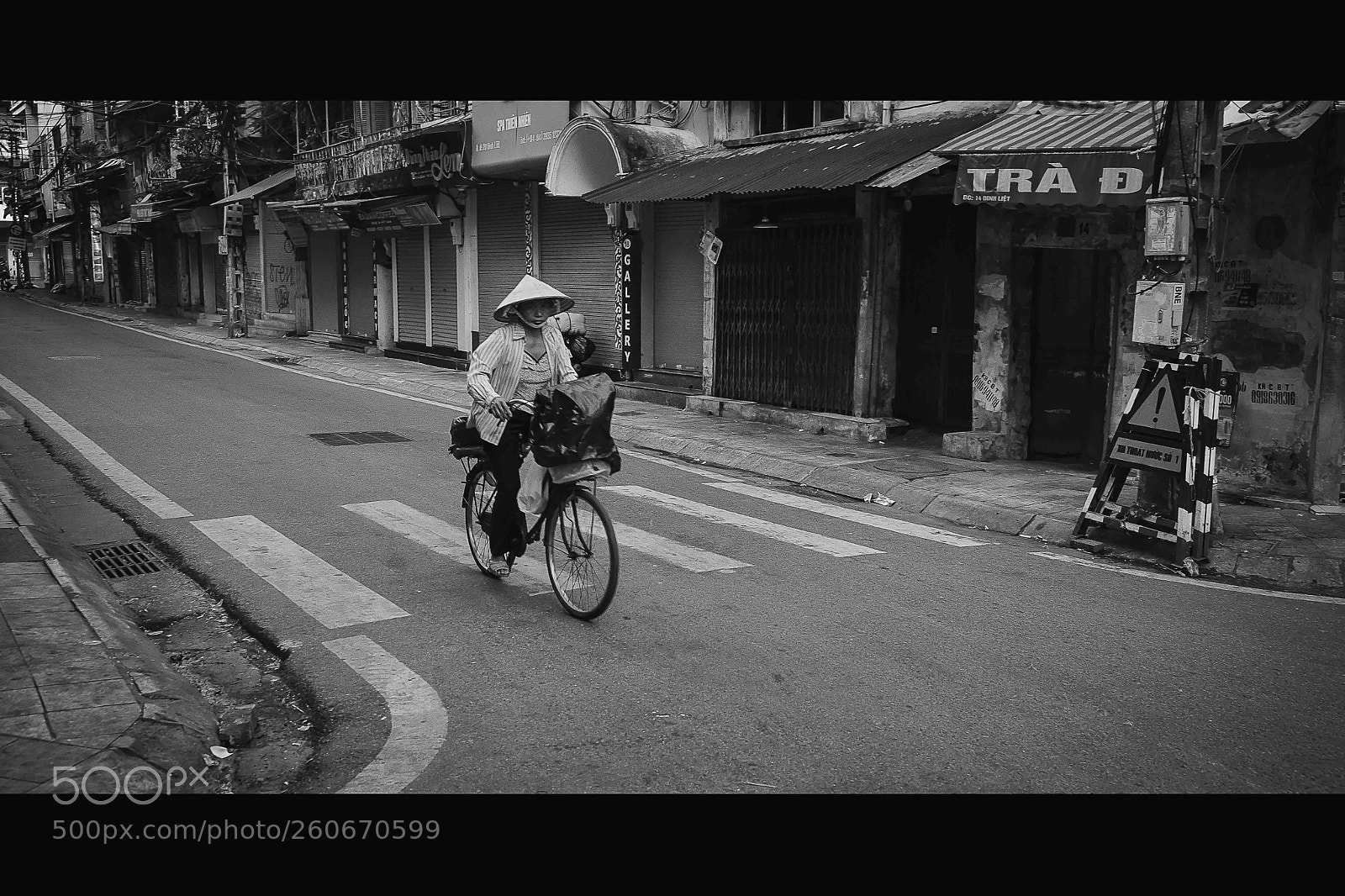 Canon EOS 5D Mark II sample photo. Hanoi mornings (i) photography