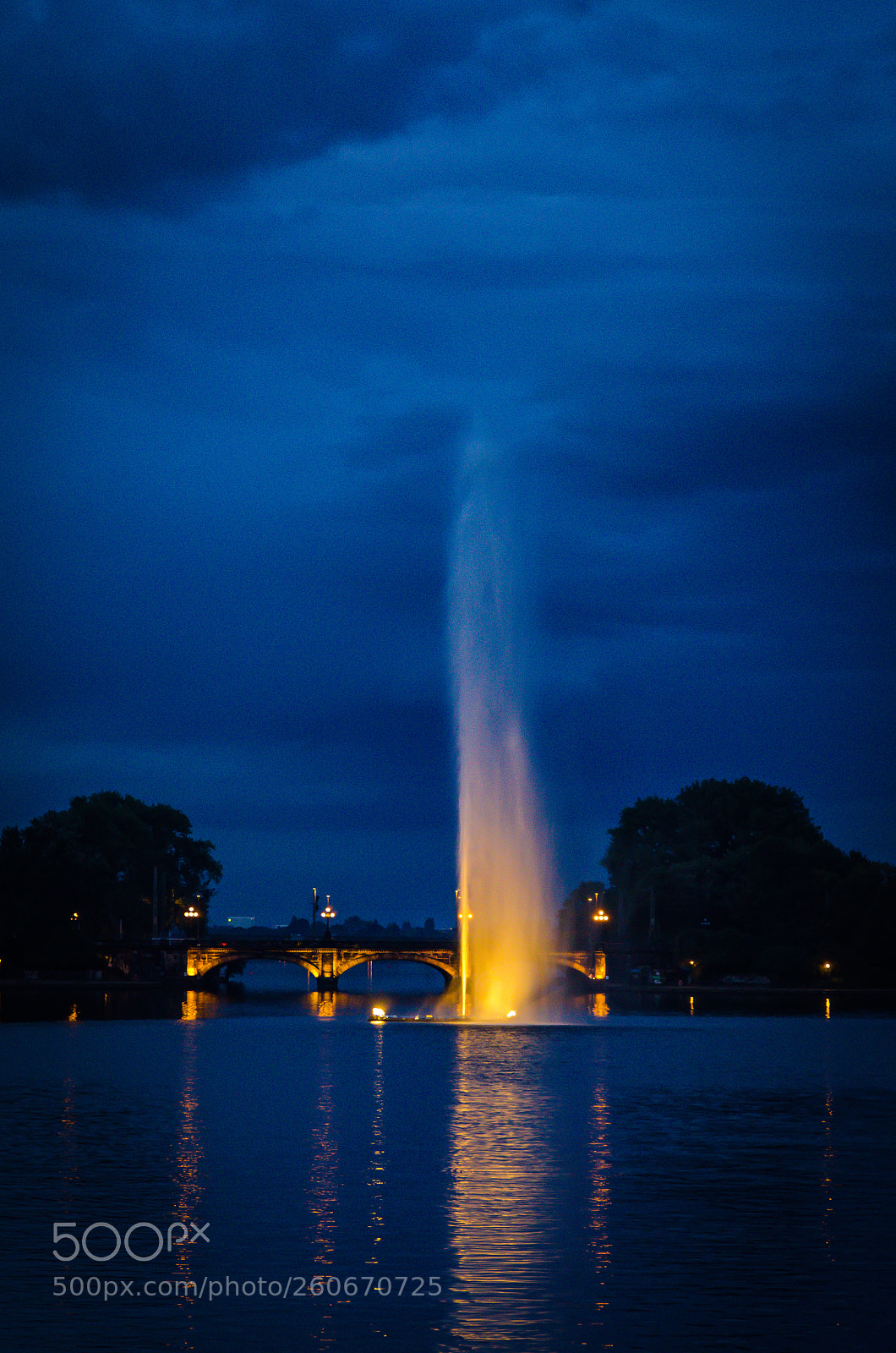 Nikon D7000 sample photo. Alster fountain photography
