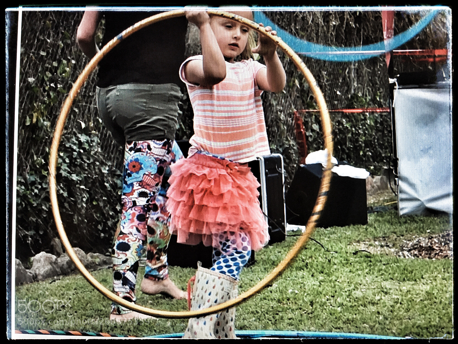 Apple iPhone 6 Plus sample photo. Popmixer.a confident little performer photography